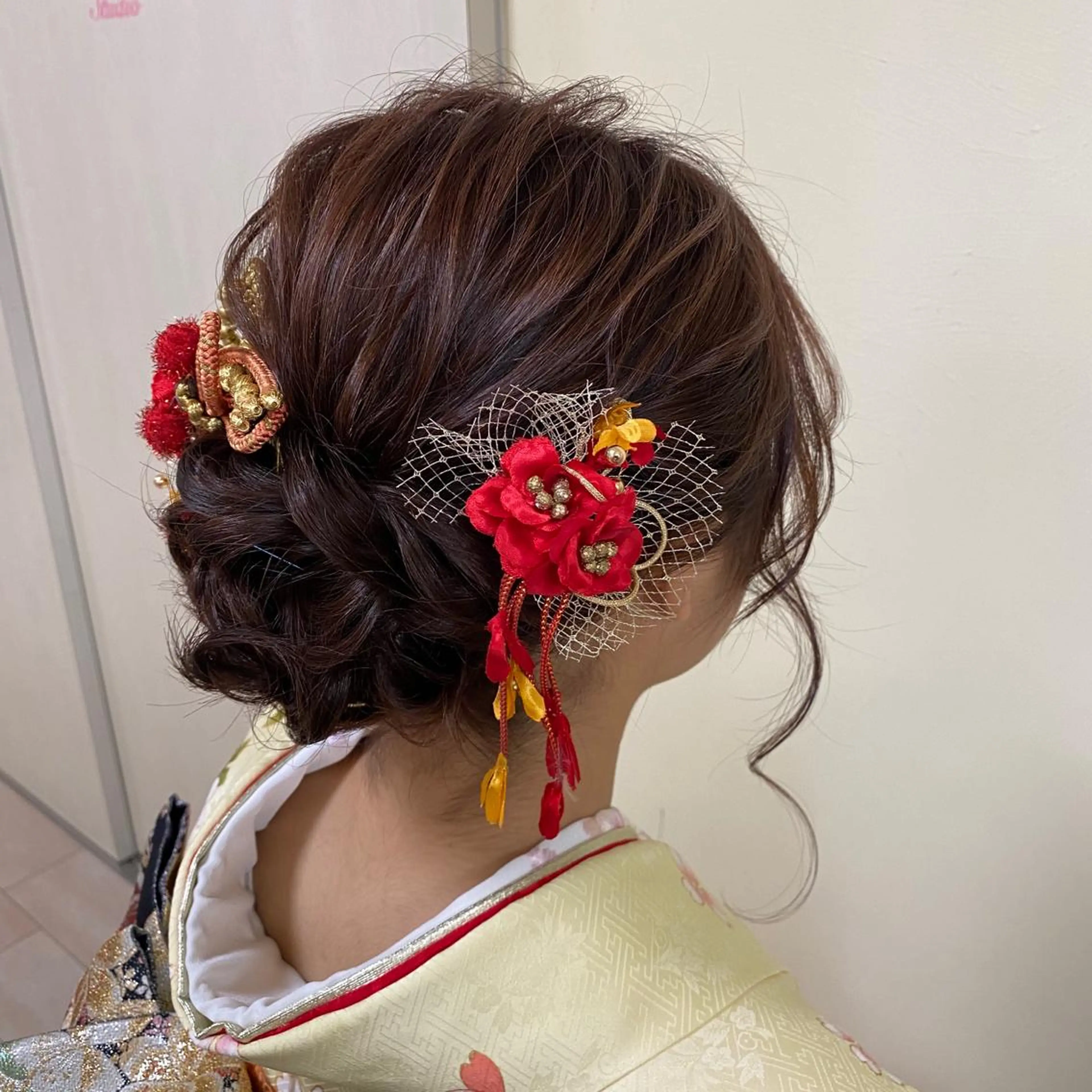 セミロング ヘアアレンジ タニモト ユイのヘアスタイル