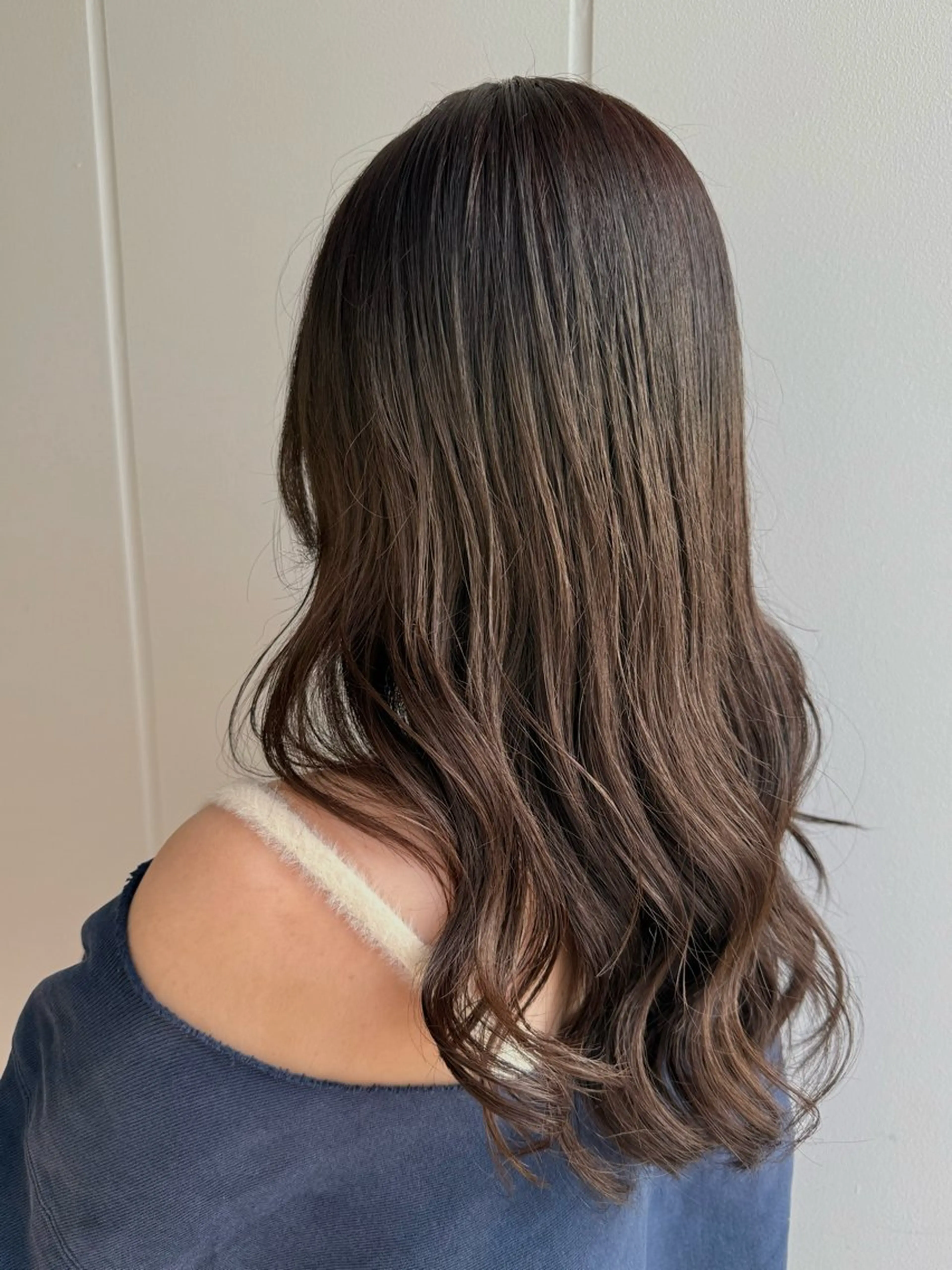 ロング カラー ブラウンカラー オリーブブラウン ヘアカラー 戸田 美蘭のヘアスタイル