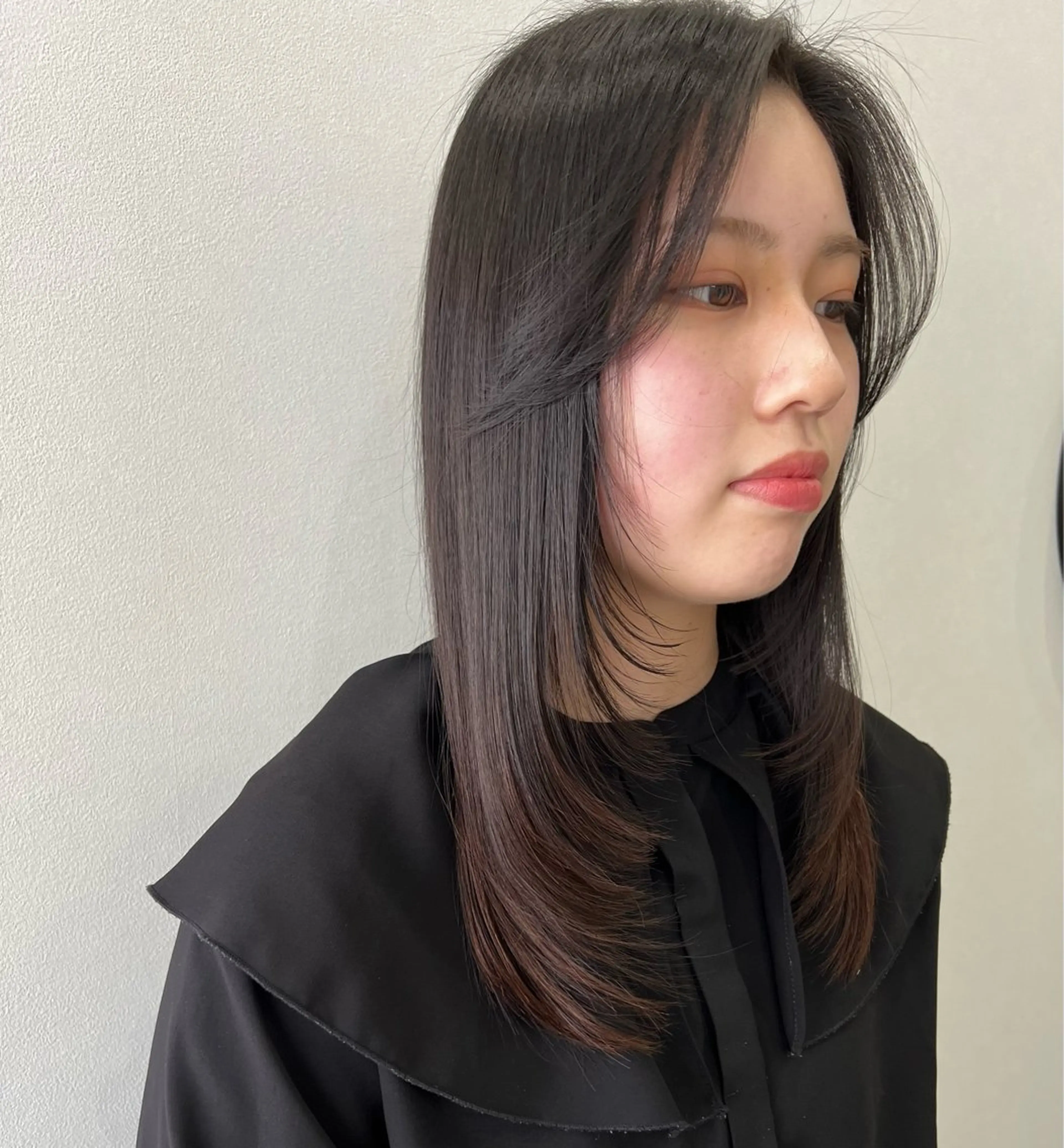 セミロング SOYON栄 山下麻央のヘアスタイル