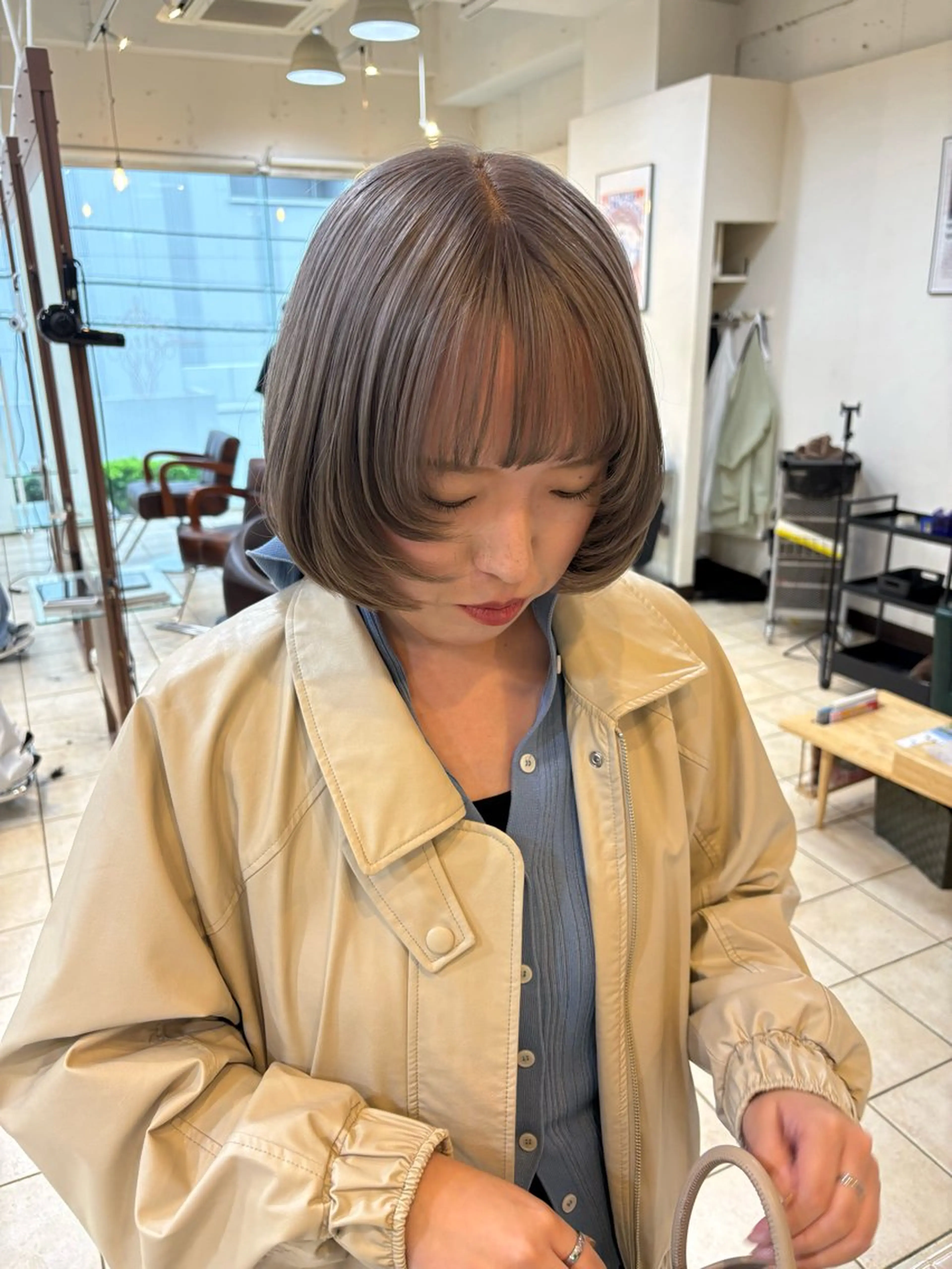 ショート カラー ヘアカラー トリートメント スズキ ユウナのヘアスタイル