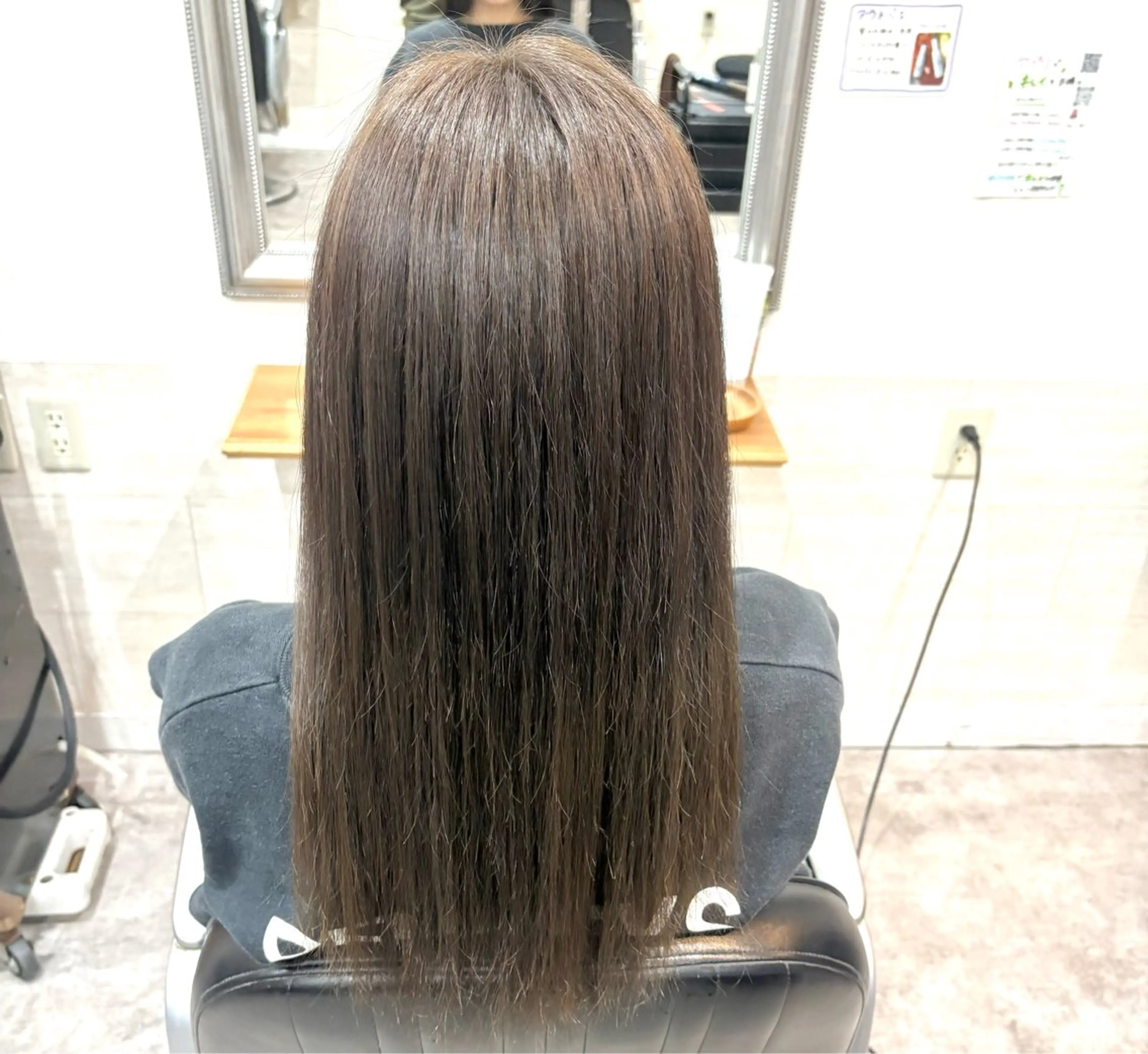 ロング カラー 堀川 希歩のヘアスタイル