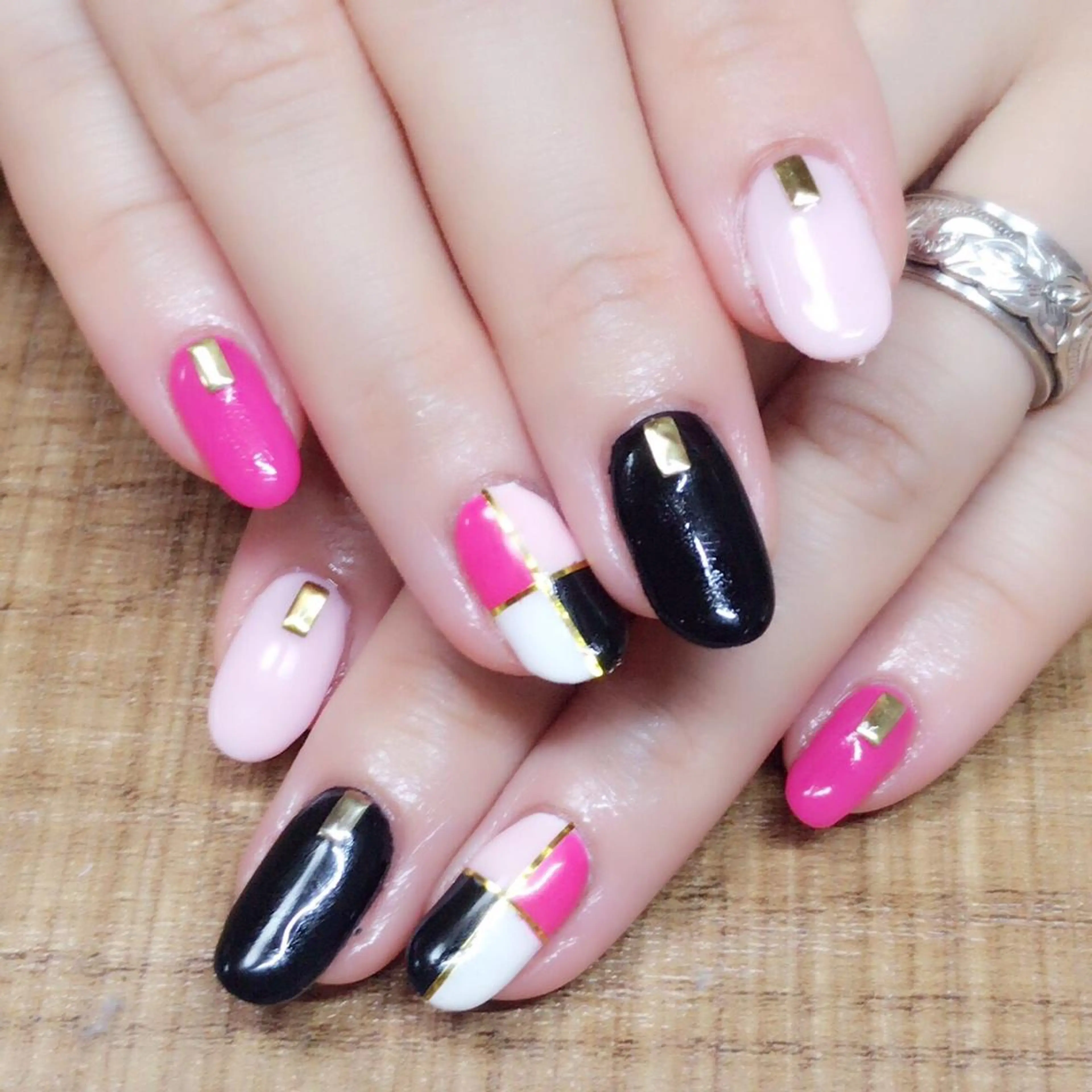 ネイル アートネイル 安藤 Charlotteのネイルデザイン