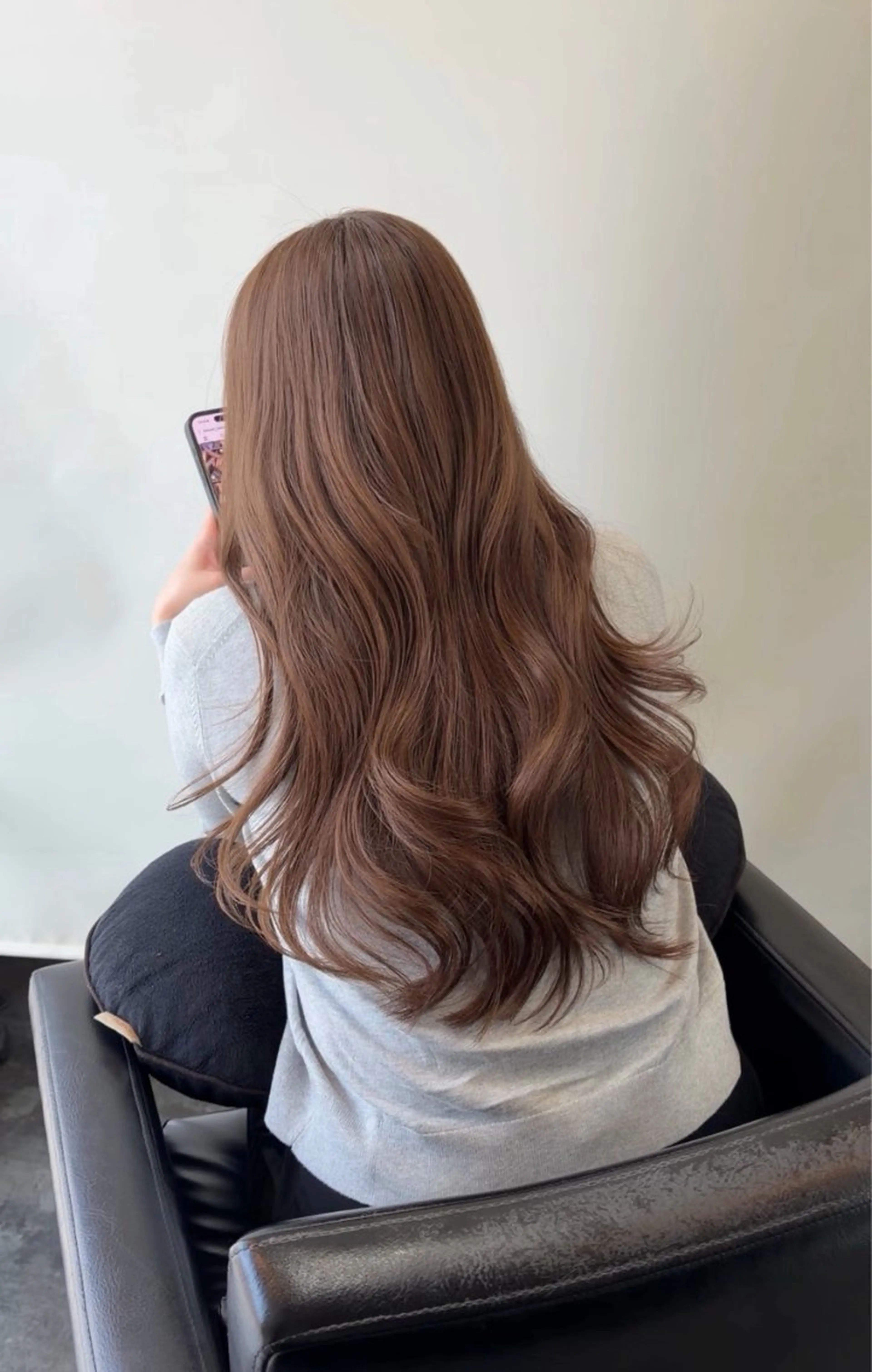 ロング カラー アッシュ アッシュグレー アッシュグレージュ ベージュカラー ブリーチ BIGOUDI salon所属・《ブリーチなし》 ベージュ/あゆむのヘアスタイル