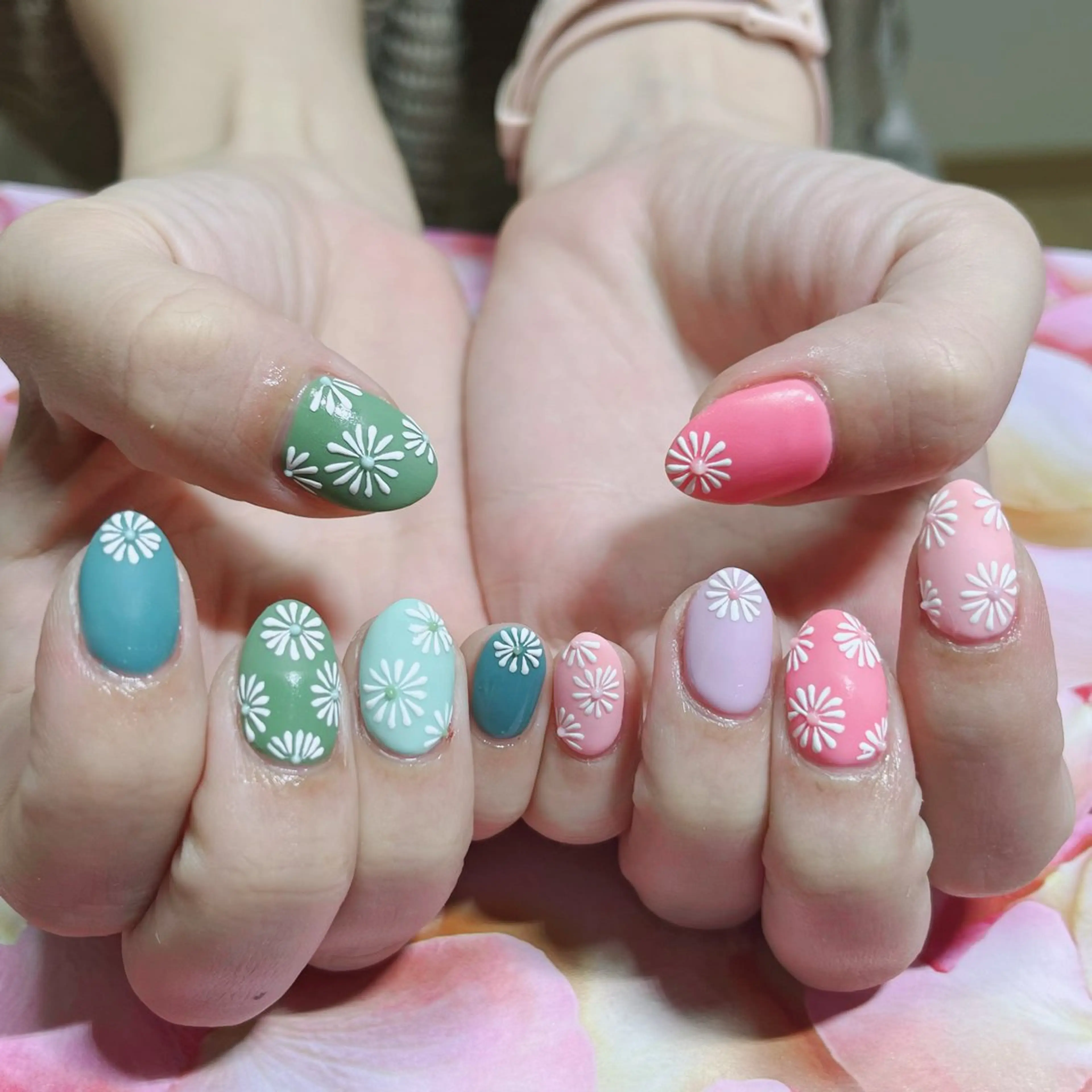 ミディアム ハンドネイル hs nail salonのネイルデザイン