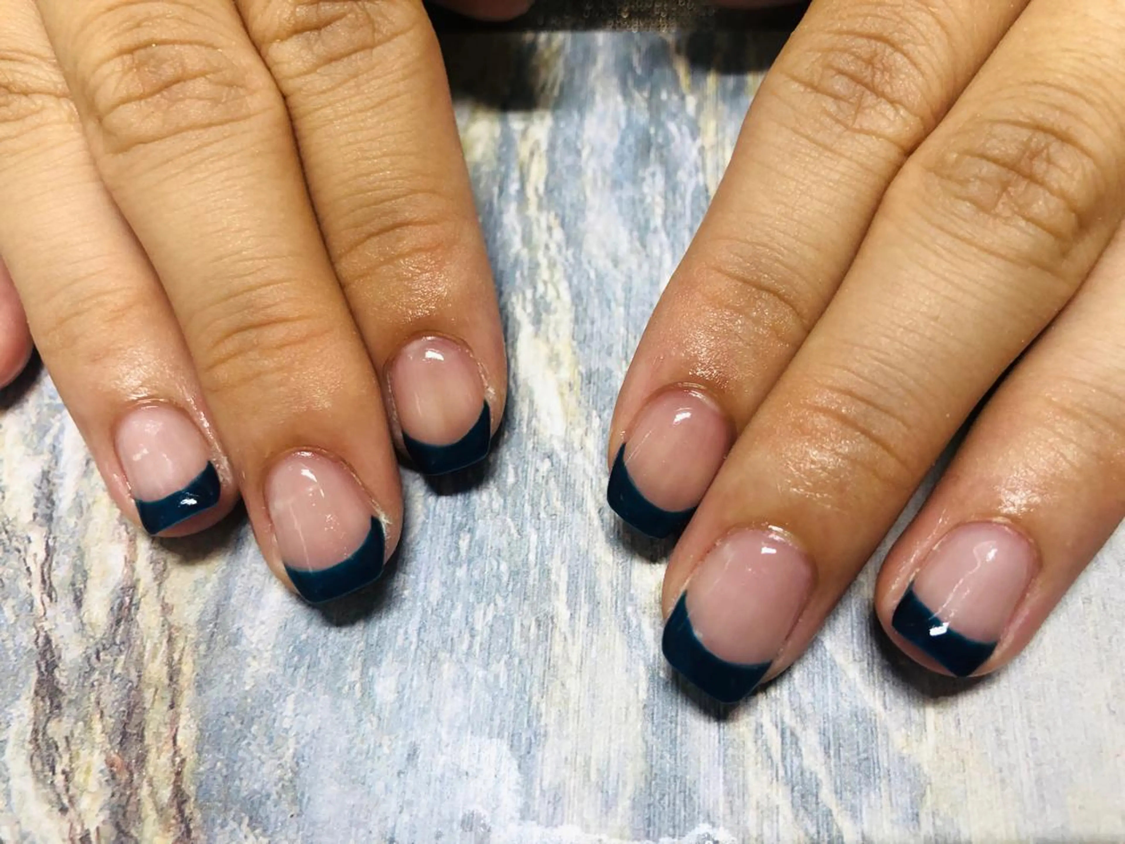 ネイル フレンチネイル mogunail &blowのネイルデザイン