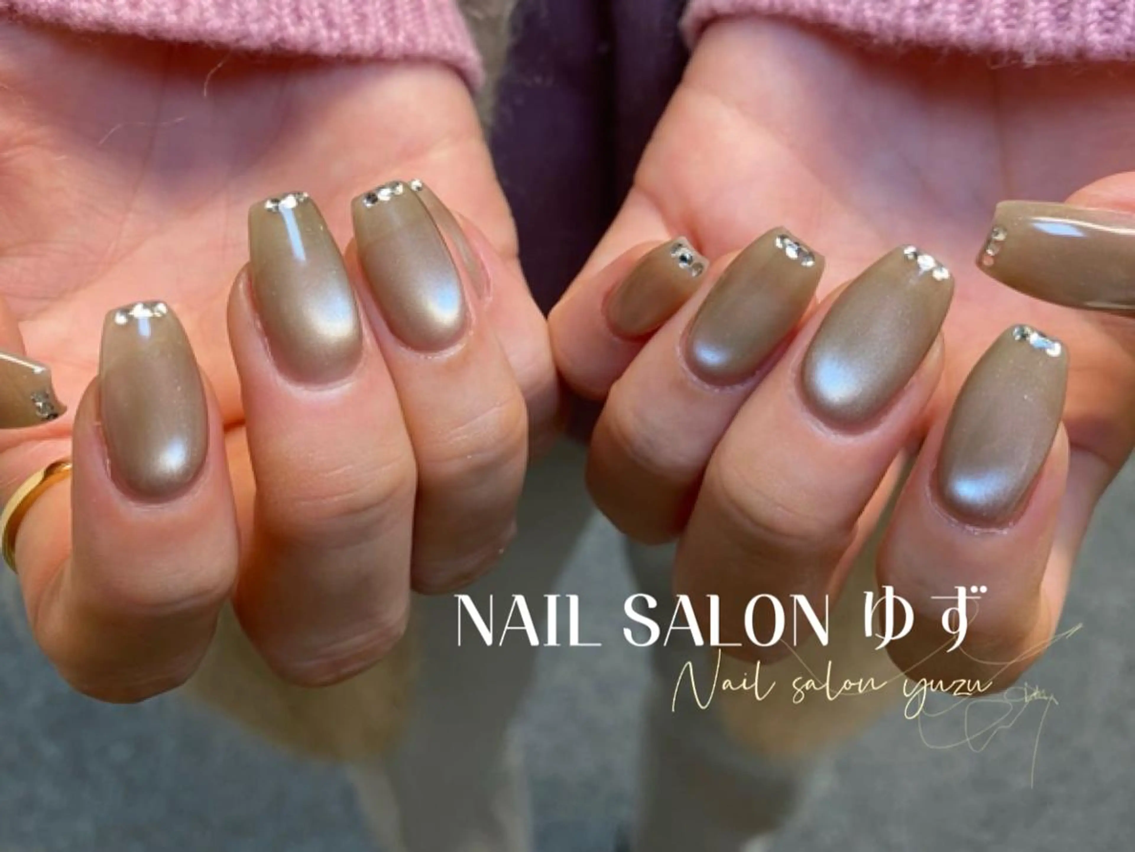 ネイル チークネイル ジェルネイル キラキラネイル パラジェル ワンホンネイル ハンドネイル MAKI💚💚💚 秋葉原.のネイルデザイン