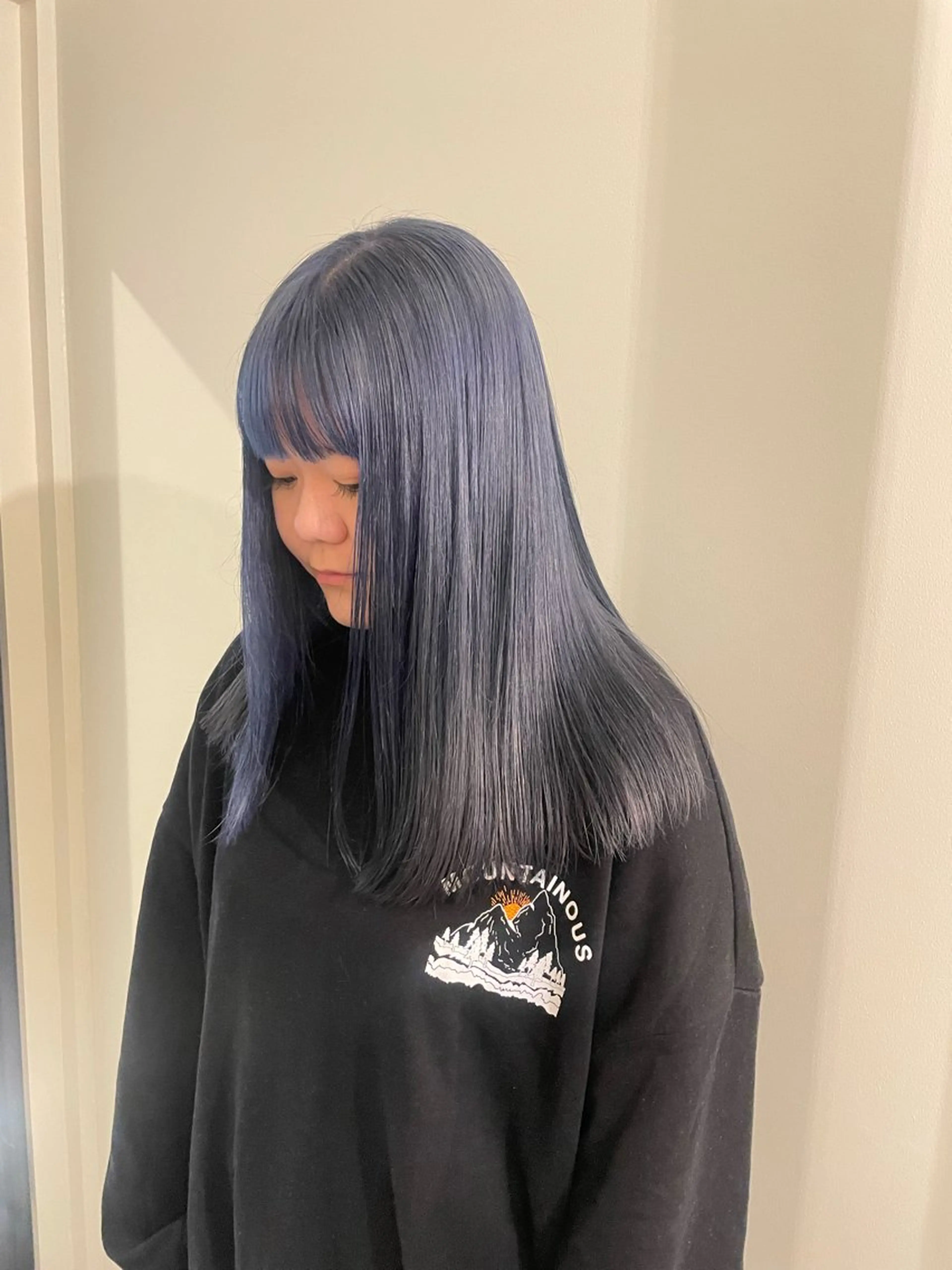 セミロング カラー 似合わせカット ヘアカラー 渋谷 留菜のヘアスタイル