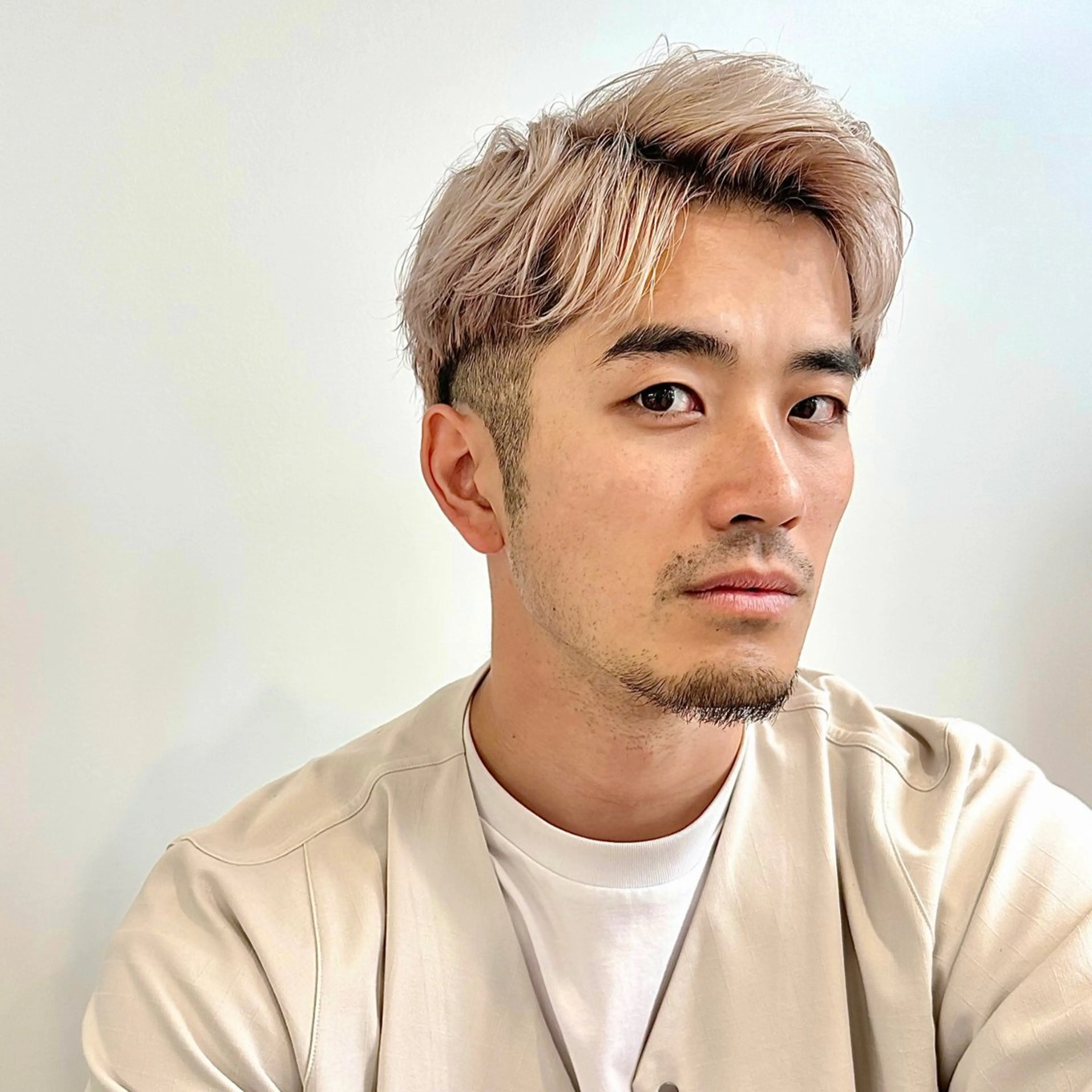 ショート カラー メンズ メンズハイトーン ハイトーンカラー 朝楽メンズパーマ 🥇メンズカット吉田のヘアスタイル