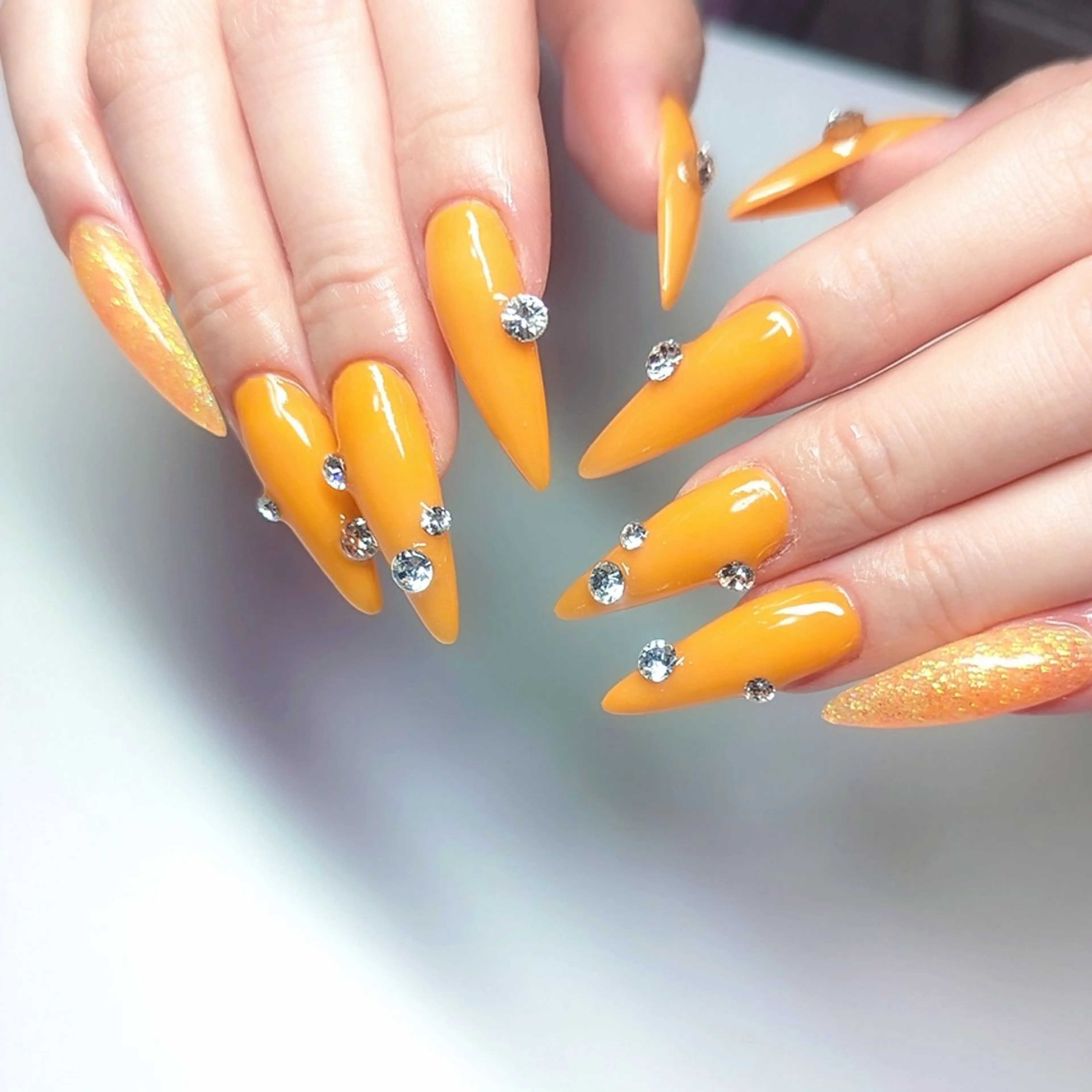 ネイル オレンジ ハンドネイル クロキ 。のネイルデザイン