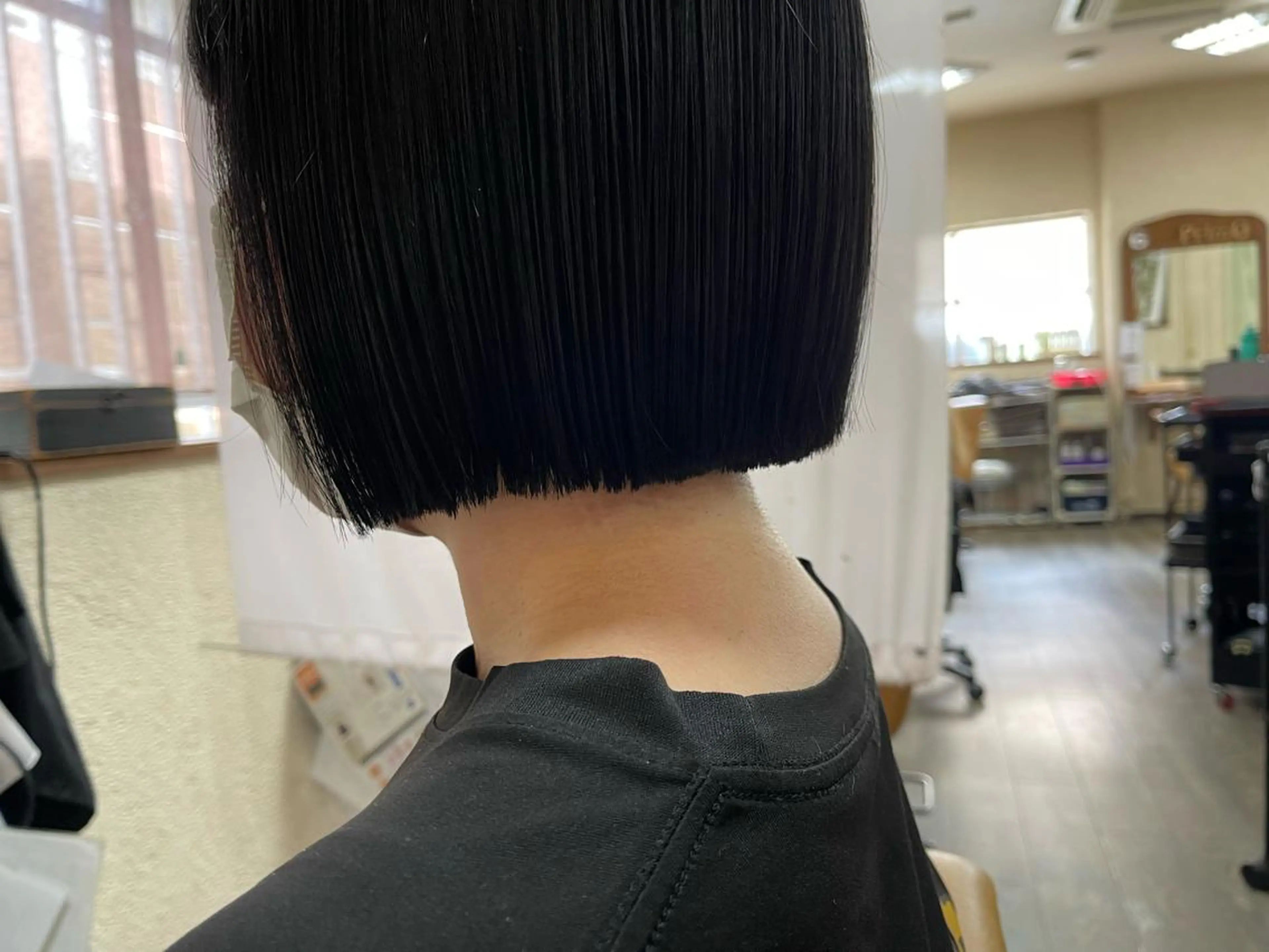 ミディアム ボブ カット 磧本 祐里恵のヘアスタイル
