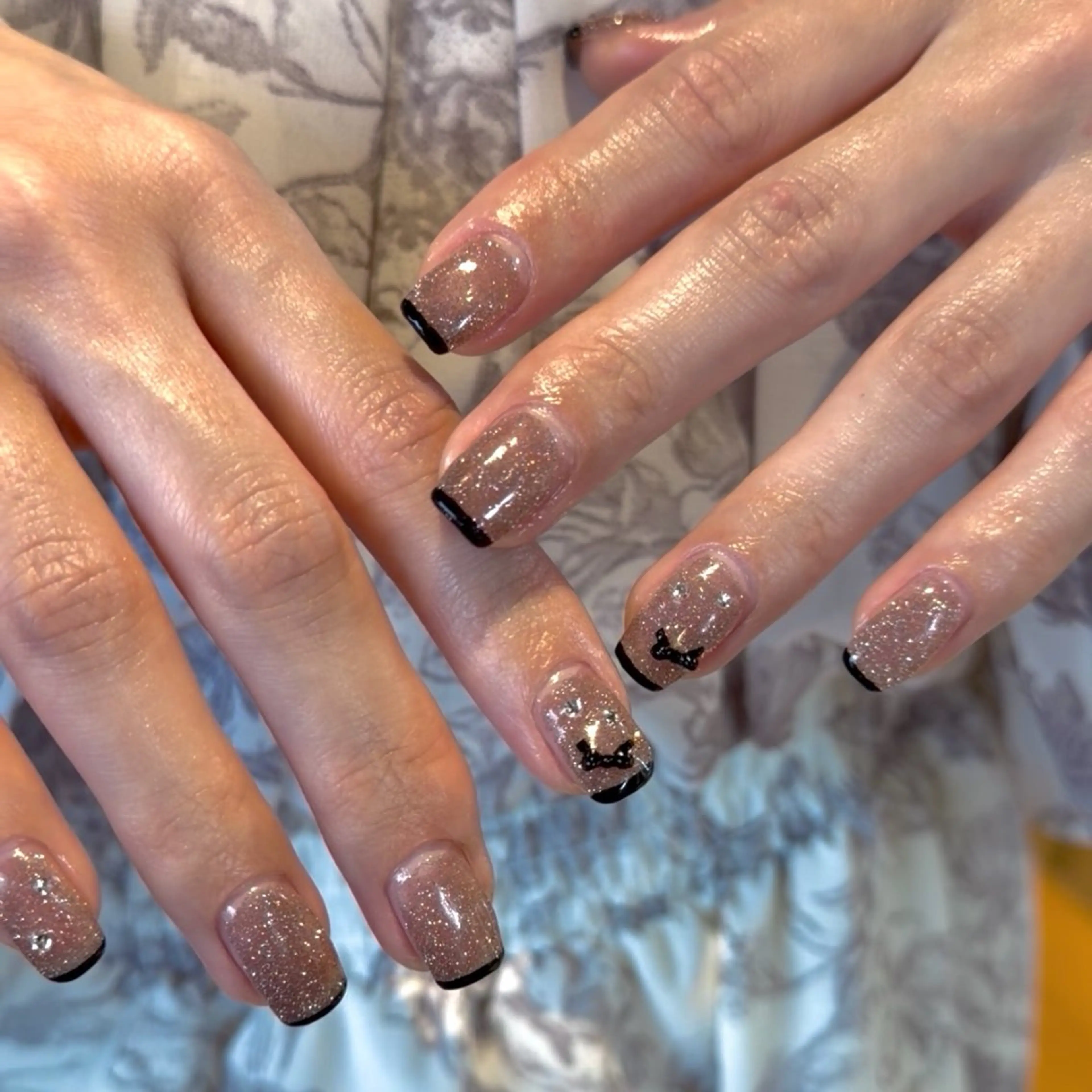 ネイル フラッシュネイル フレンチネイル f所属・渡辺 愛のネイルデザイン