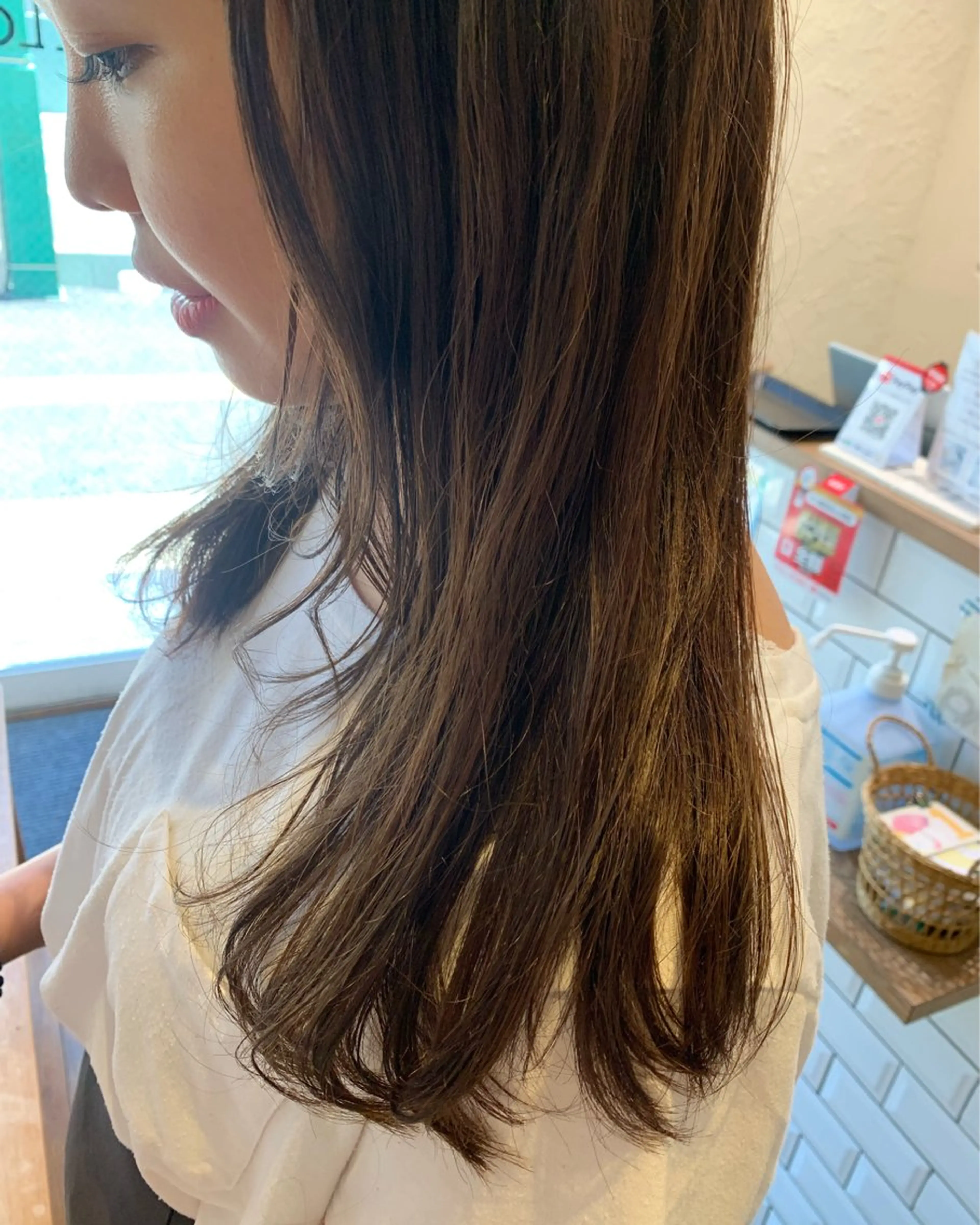 セミロング カラー 戸丸 絵夢のヘアスタイル