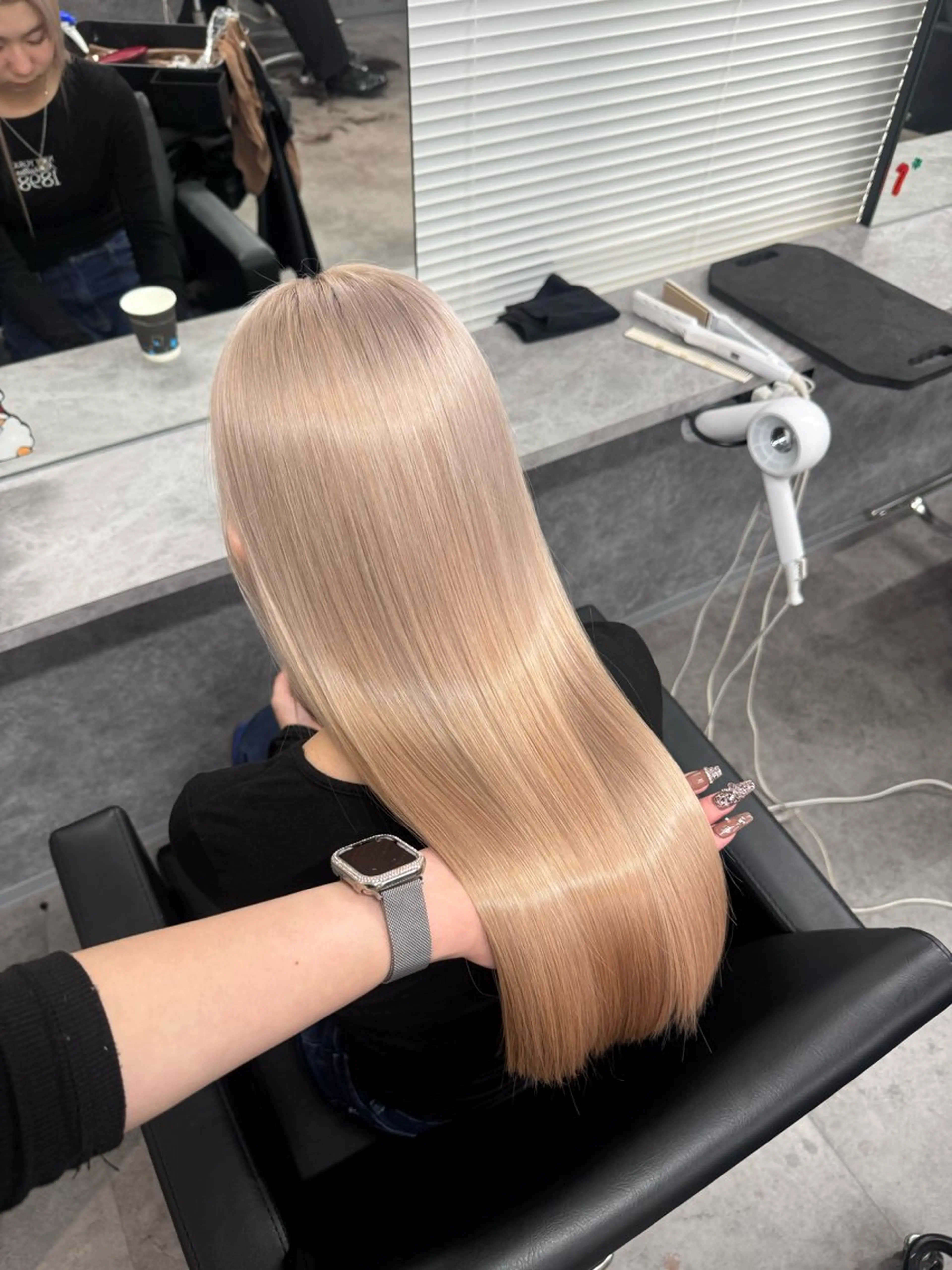 ロング カラー ヘアカラー トリートメント 透明感/ 艶ハイトーン/梨桜のヘアスタイル