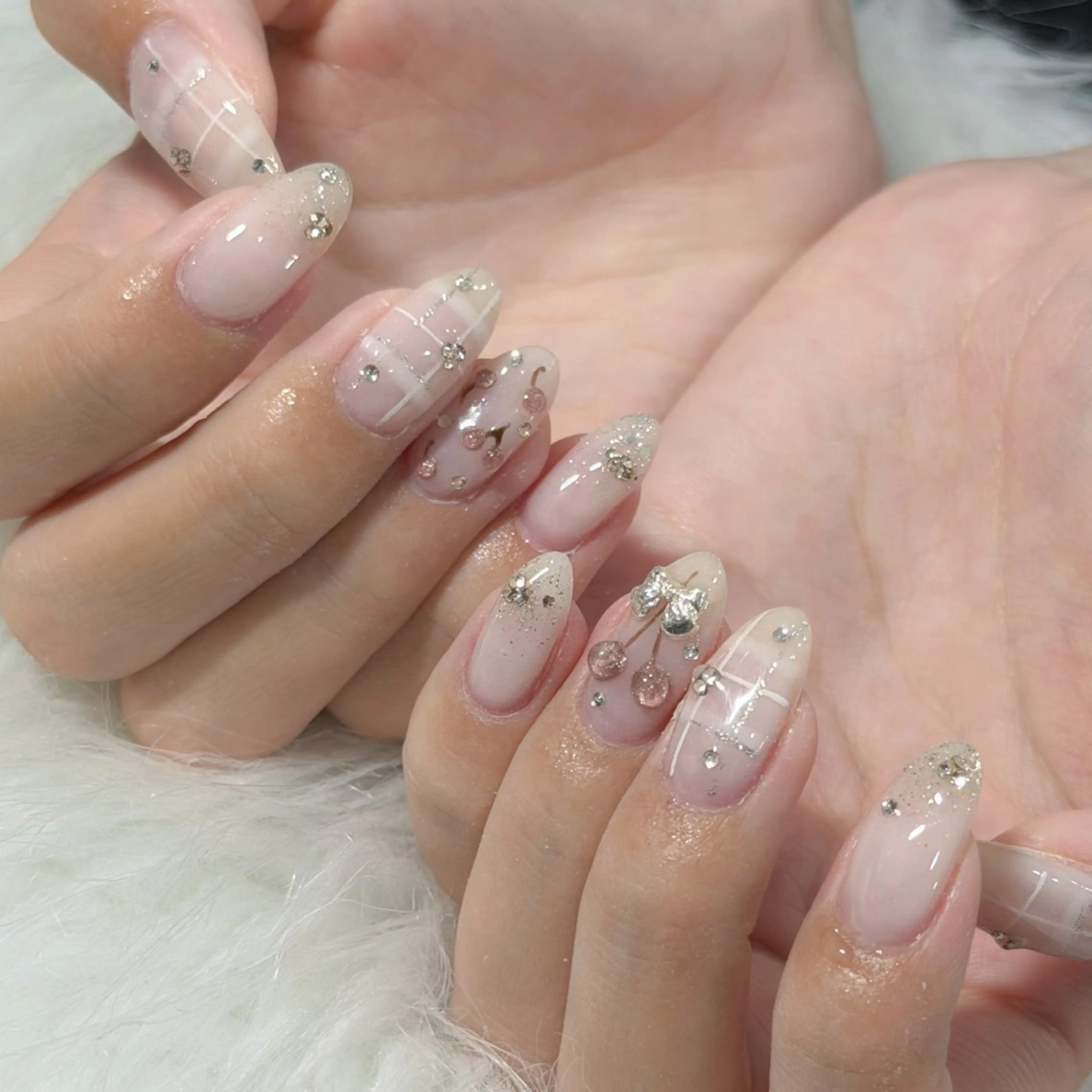 ネイル ハンドネイル フットネイル LAVISH nanamiのネイルデザイン