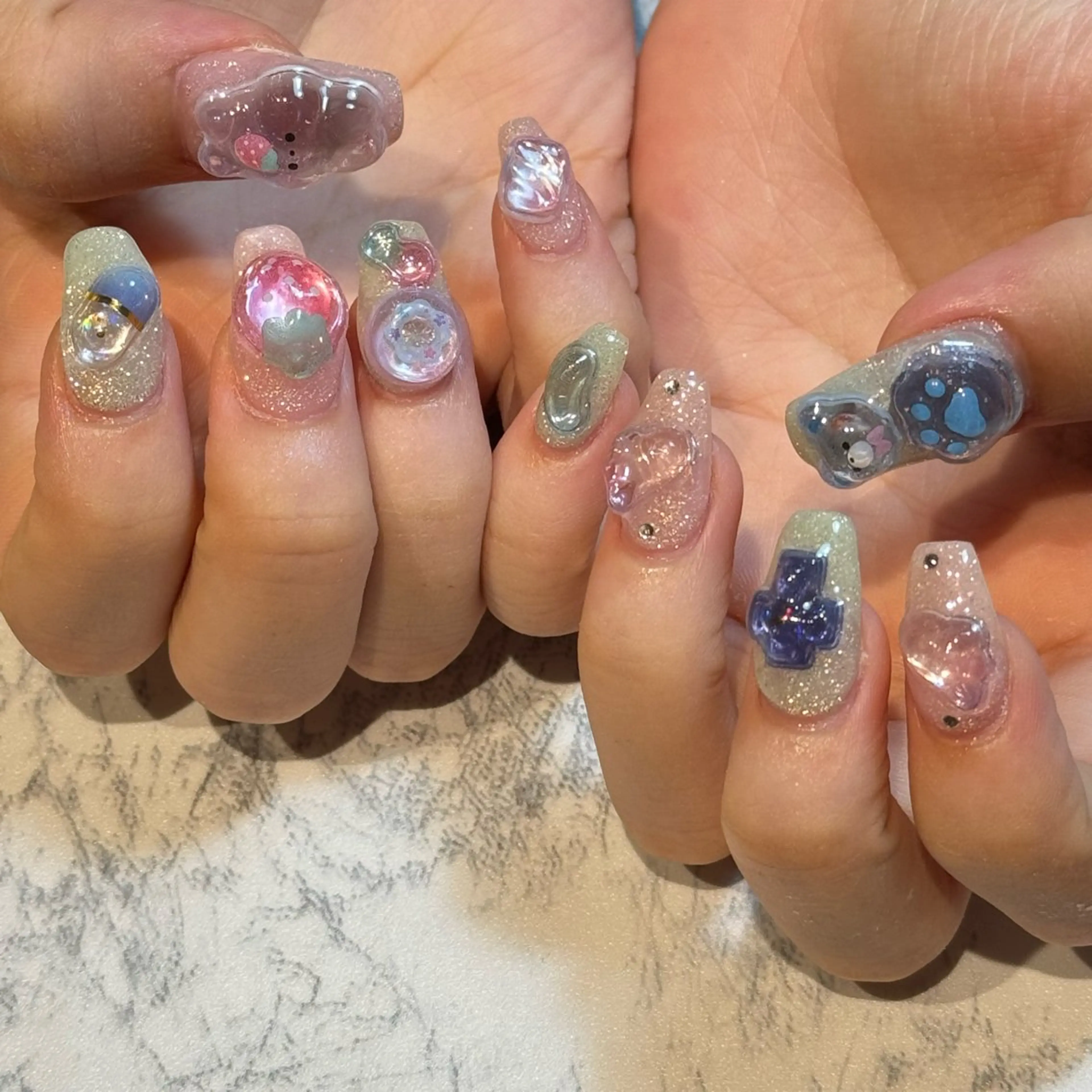 ネイル 持ち込み ハンドネイル brodia nails m_riのネイルデザイン