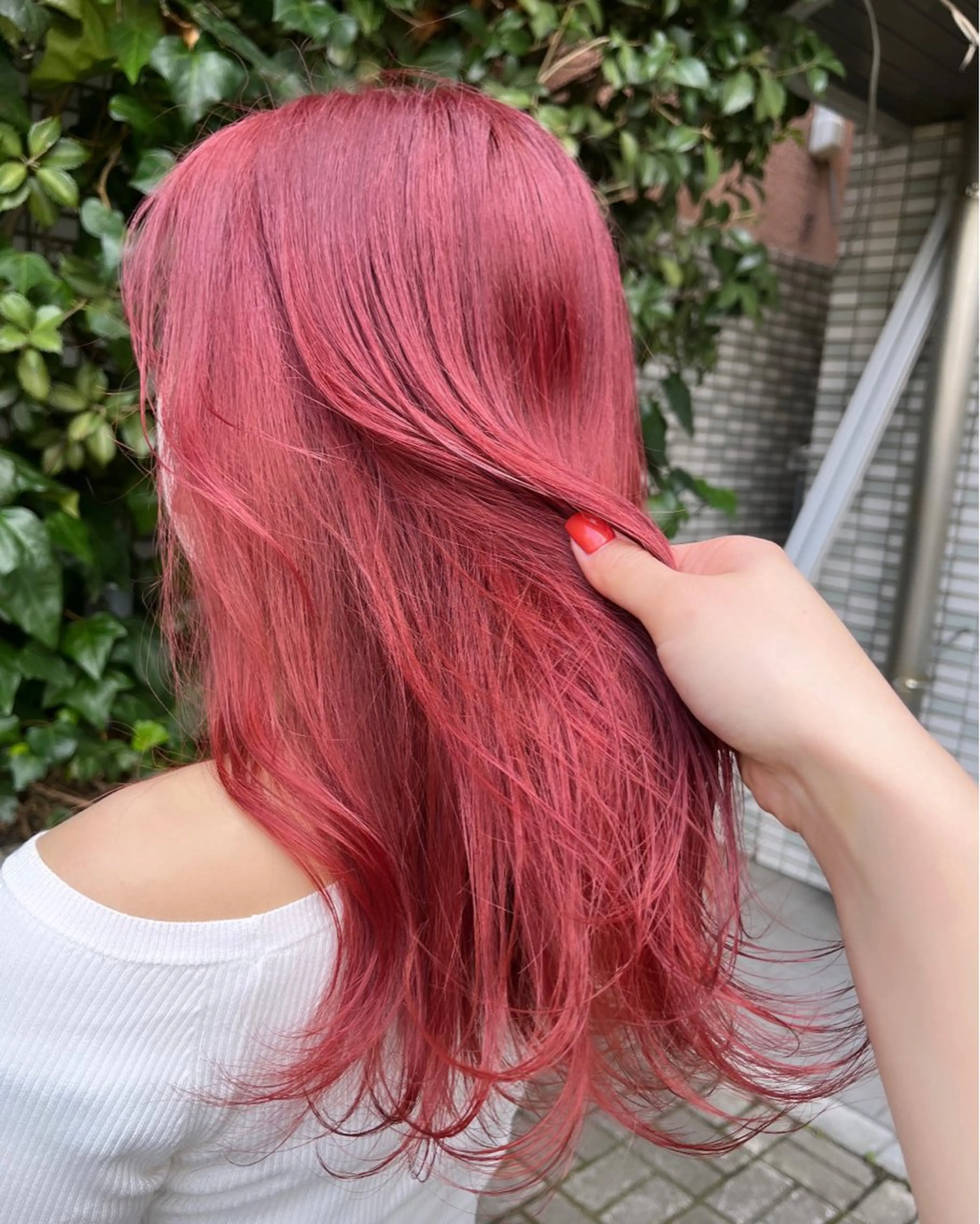 ロング カラー レッドカラー IMARI /のヘアスタイル