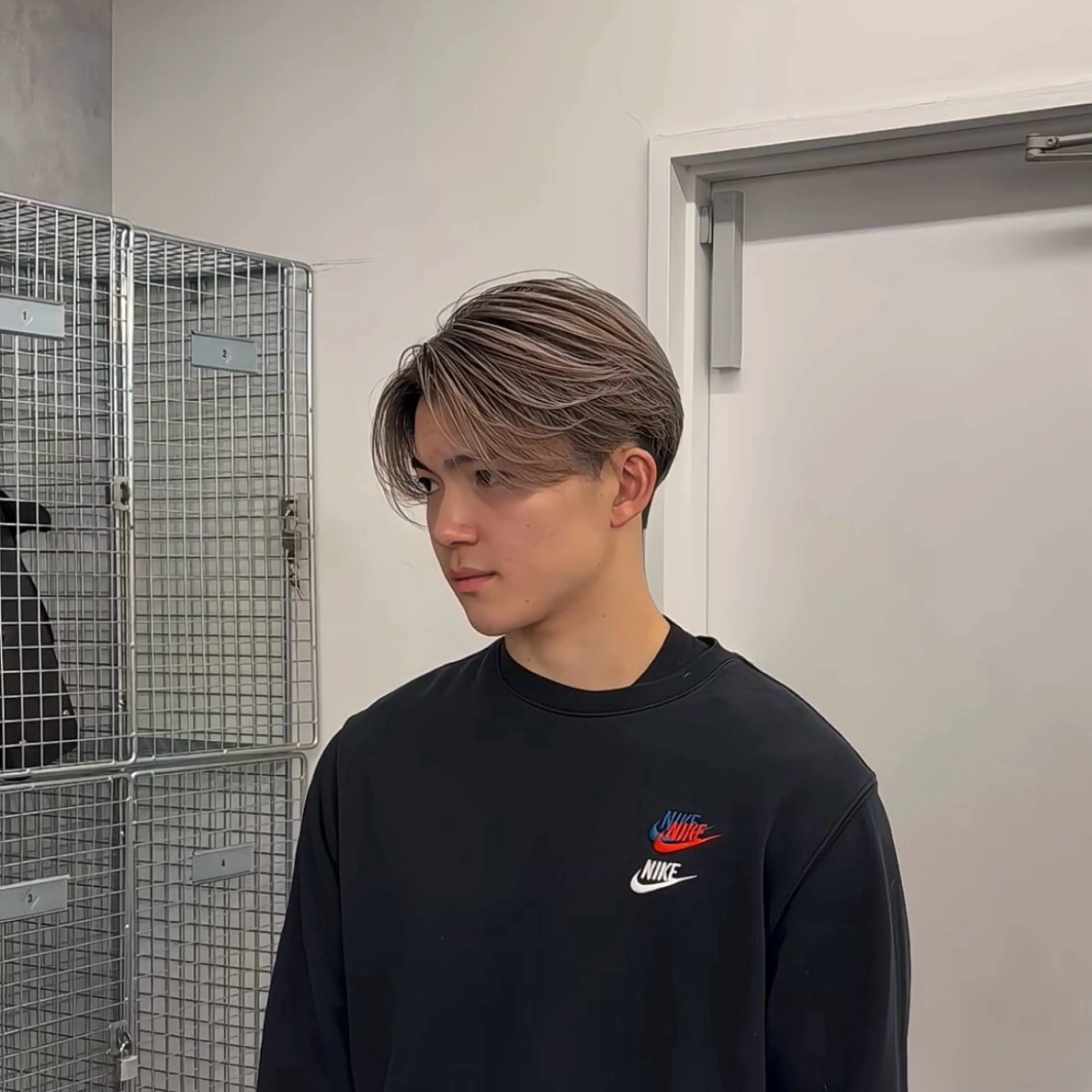 ミディアム メンズバレイヤージュ 🔥メンズカット🔥のヘアスタイル