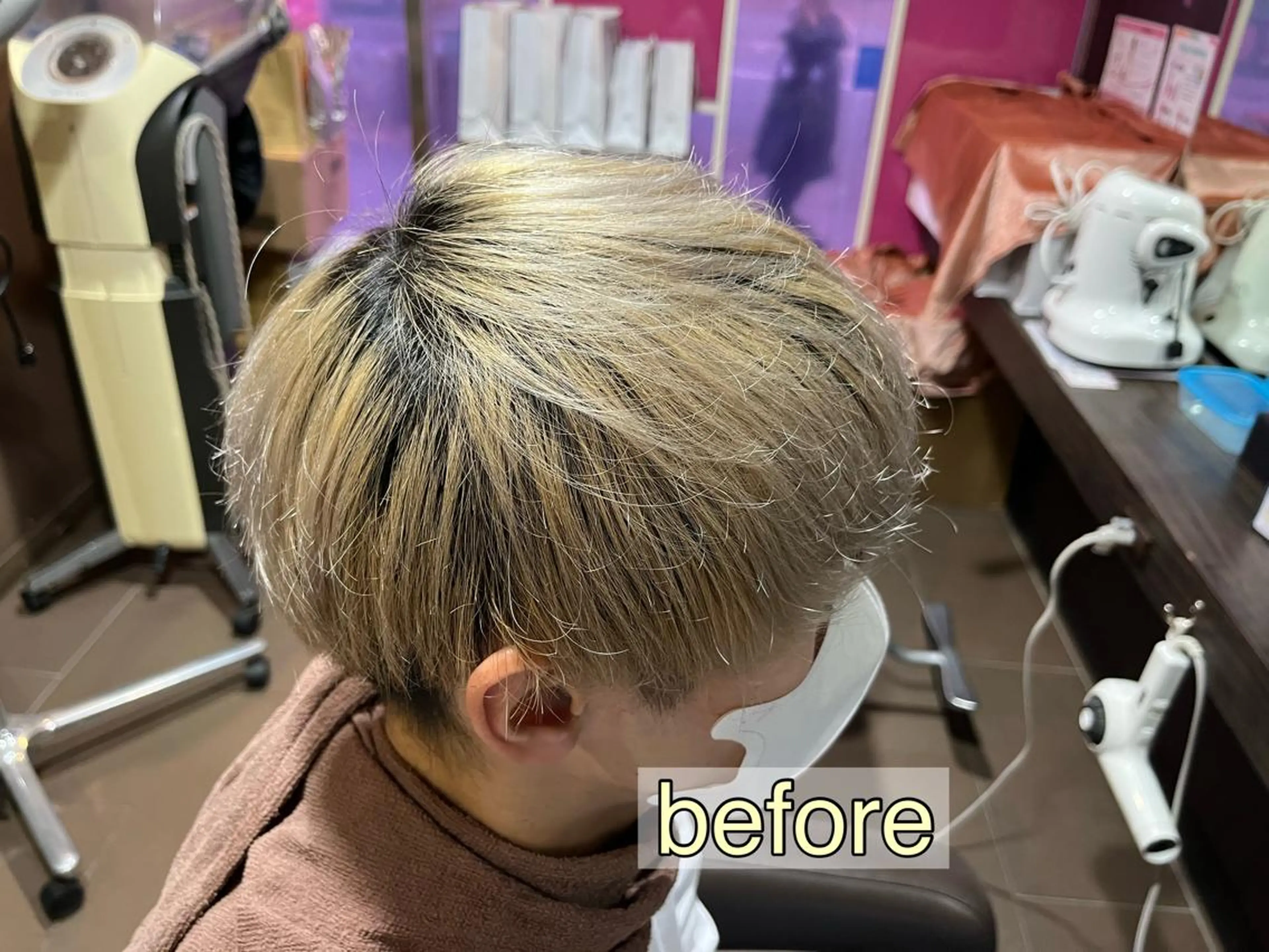 ショート カラー メンズ マッシュ グレージュ オリーブグレージュ オリーブグレー カット ヘアカラー 韓国メンズヘア/ 毛流れヘア　須田龍世のヘアスタイル