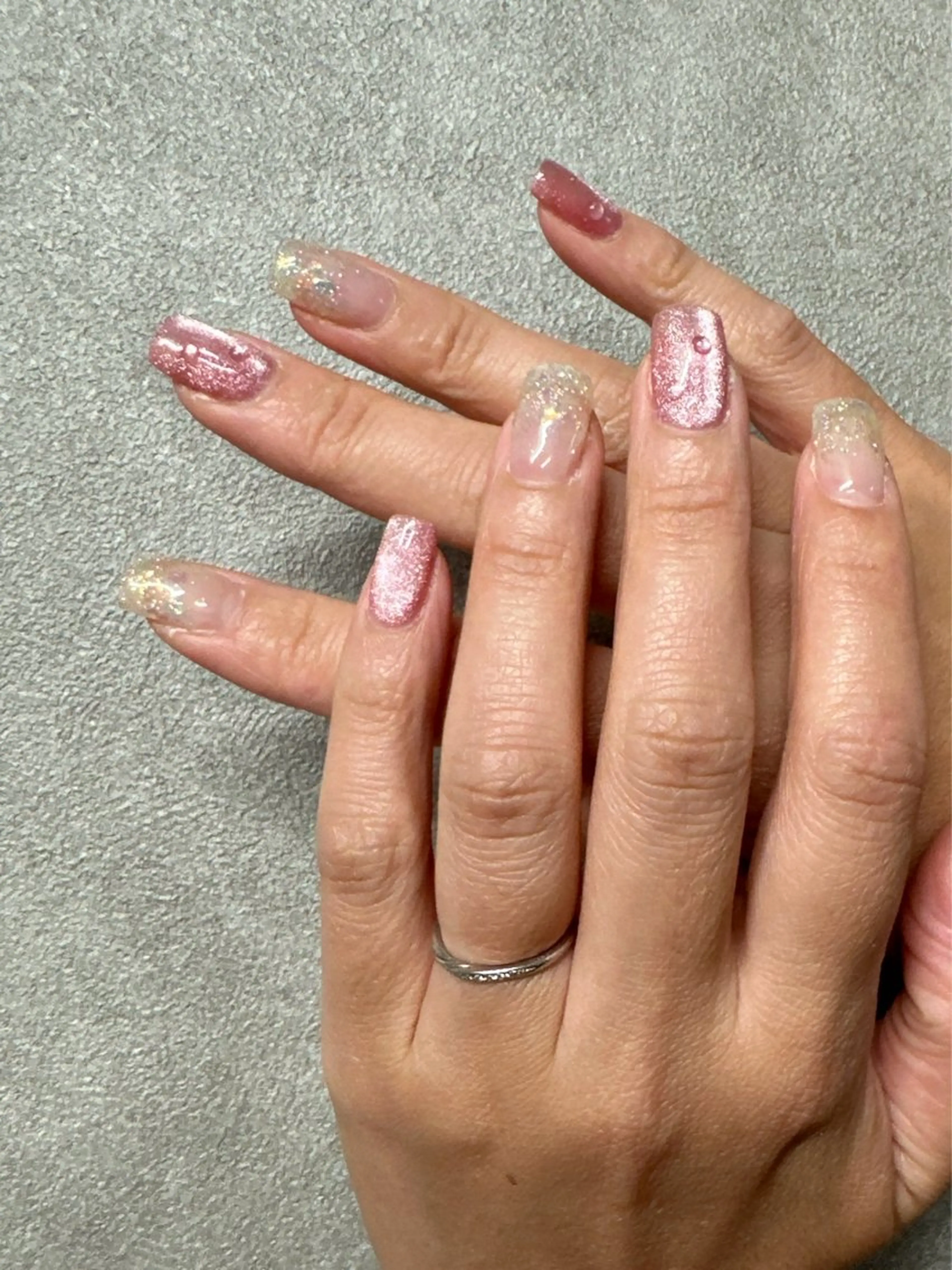 ネイル キラキラネイル マグネットネイル スクエアネイル 夏ネイル ハンドネイル titiシェアネイル サロンharukaのネイルデザイン