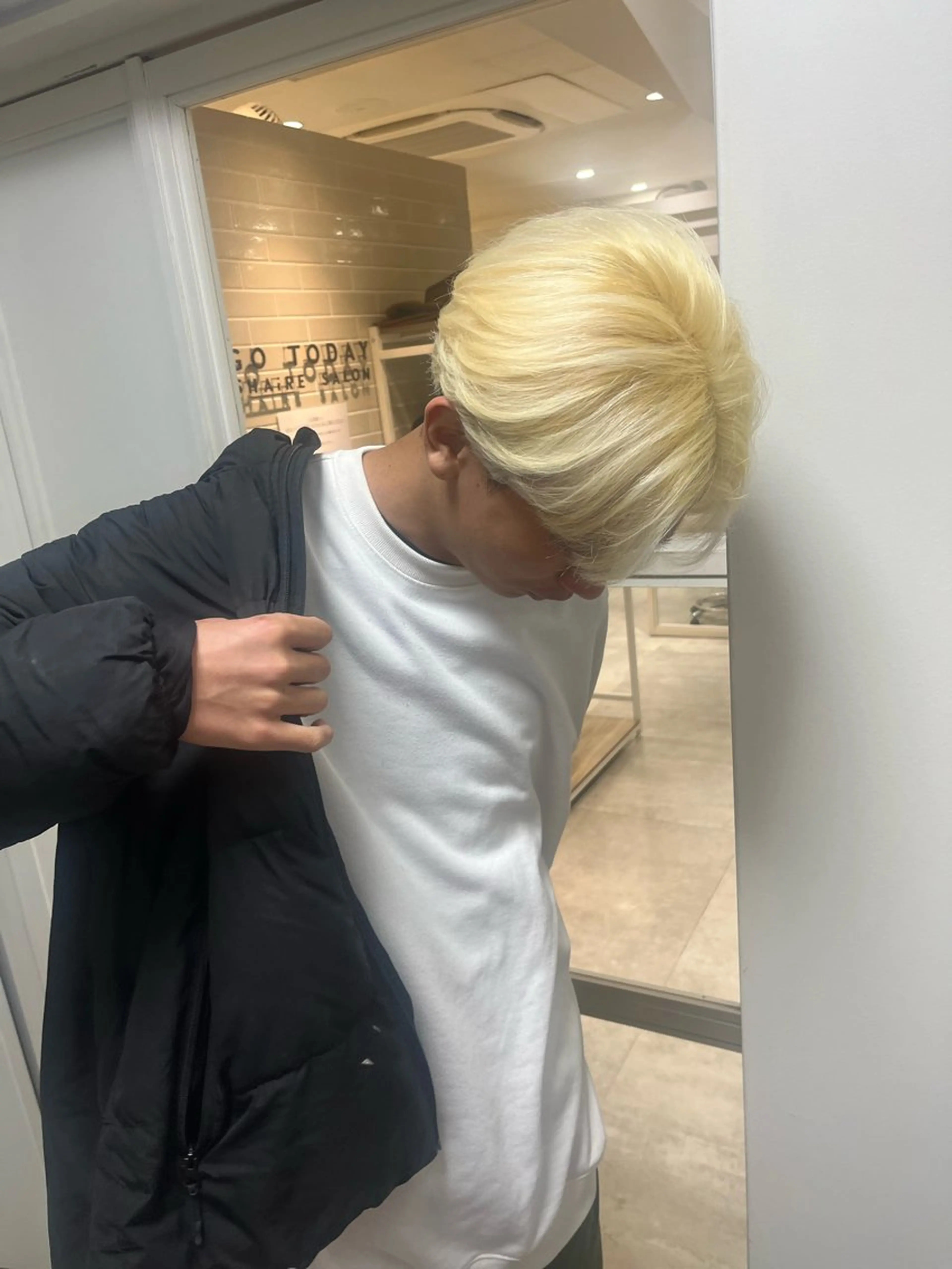 カラー メンズ メンズブリーチ ブリーチ 透明感カラー ダブルカラー 髪質改善 【ただの天才 🎨】のヘアスタイル