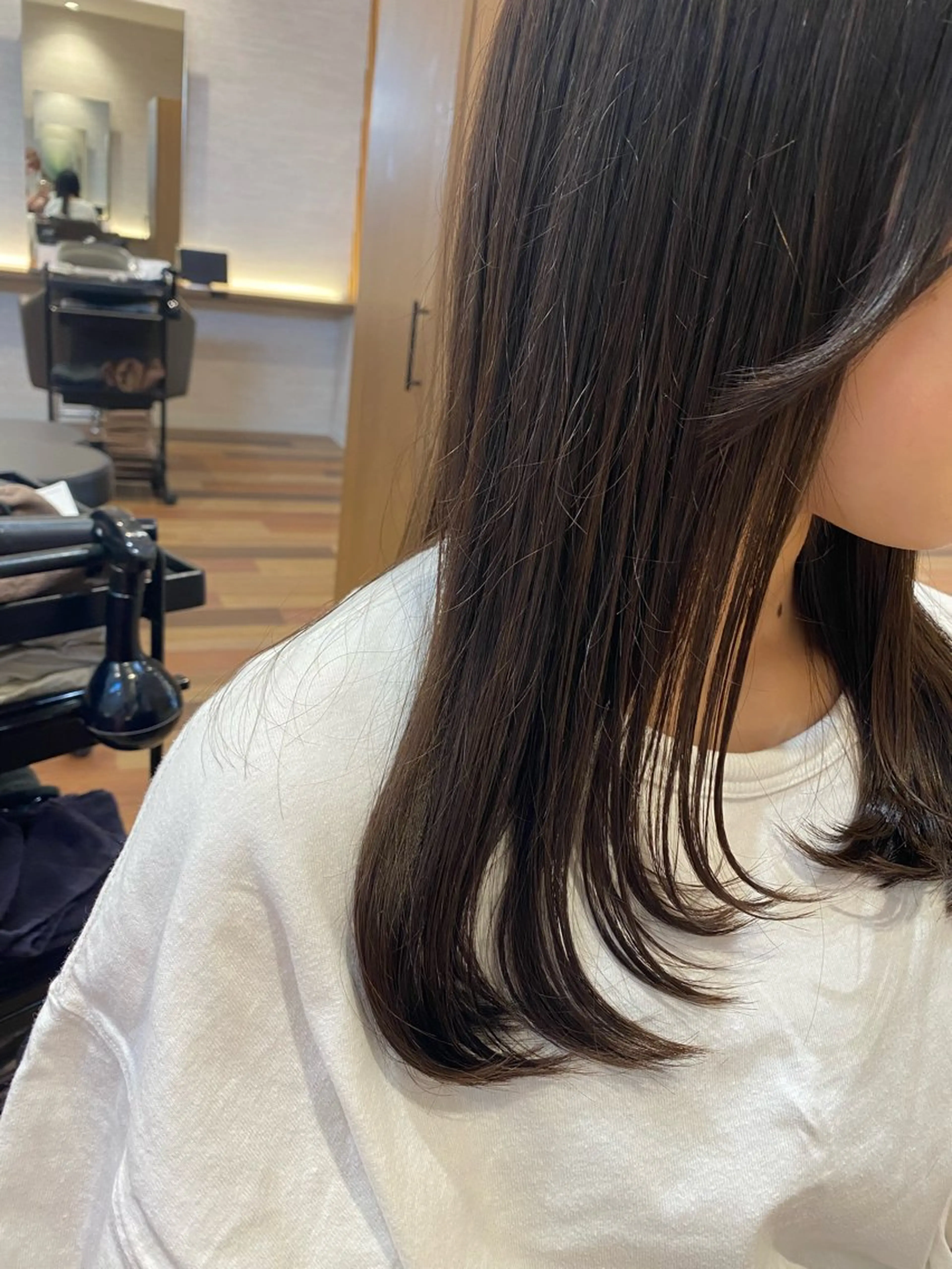 ミディアム 顔まわりレイヤー レイヤーカット 森 千風優のヘアスタイル