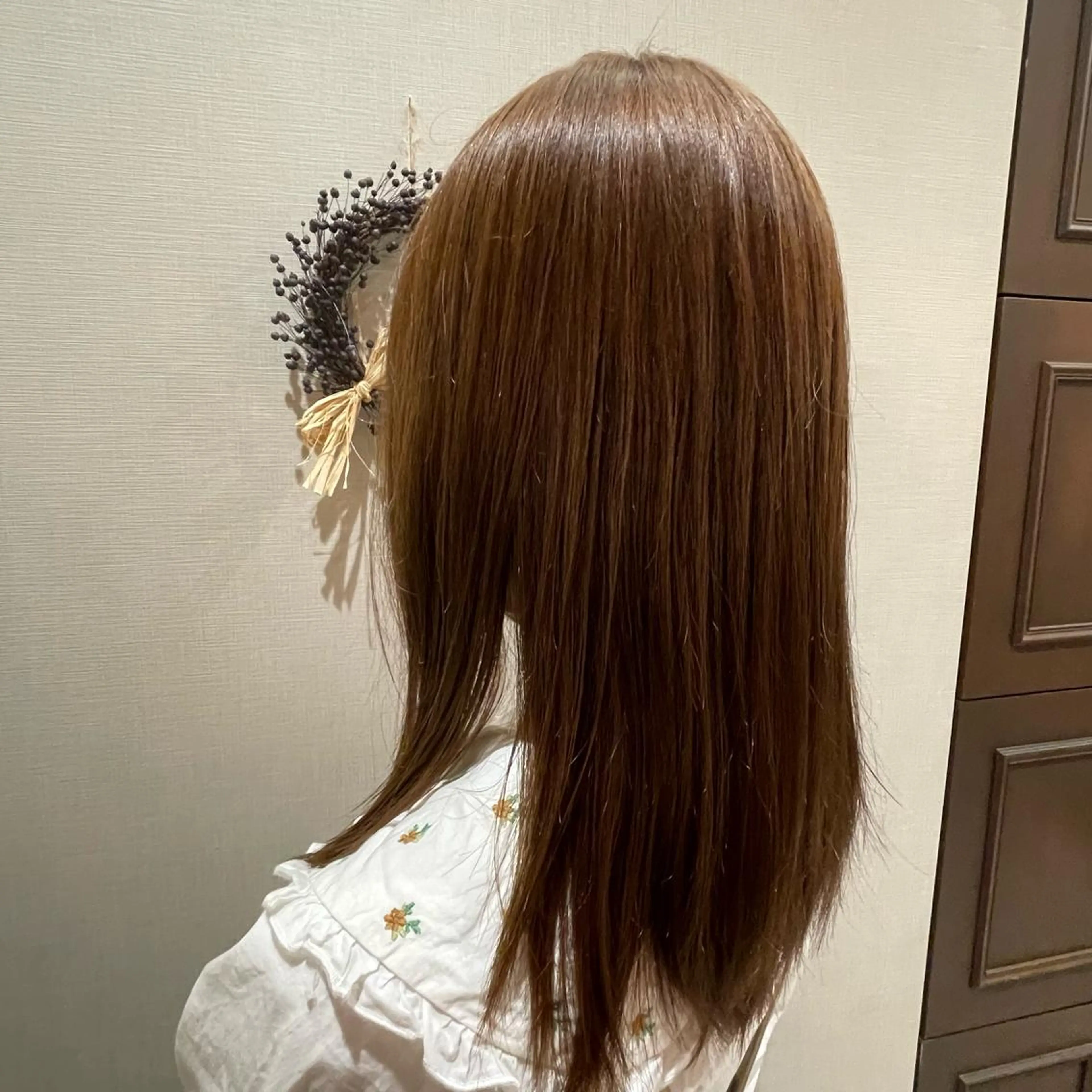 セミロング 内海 渚のヘアスタイル