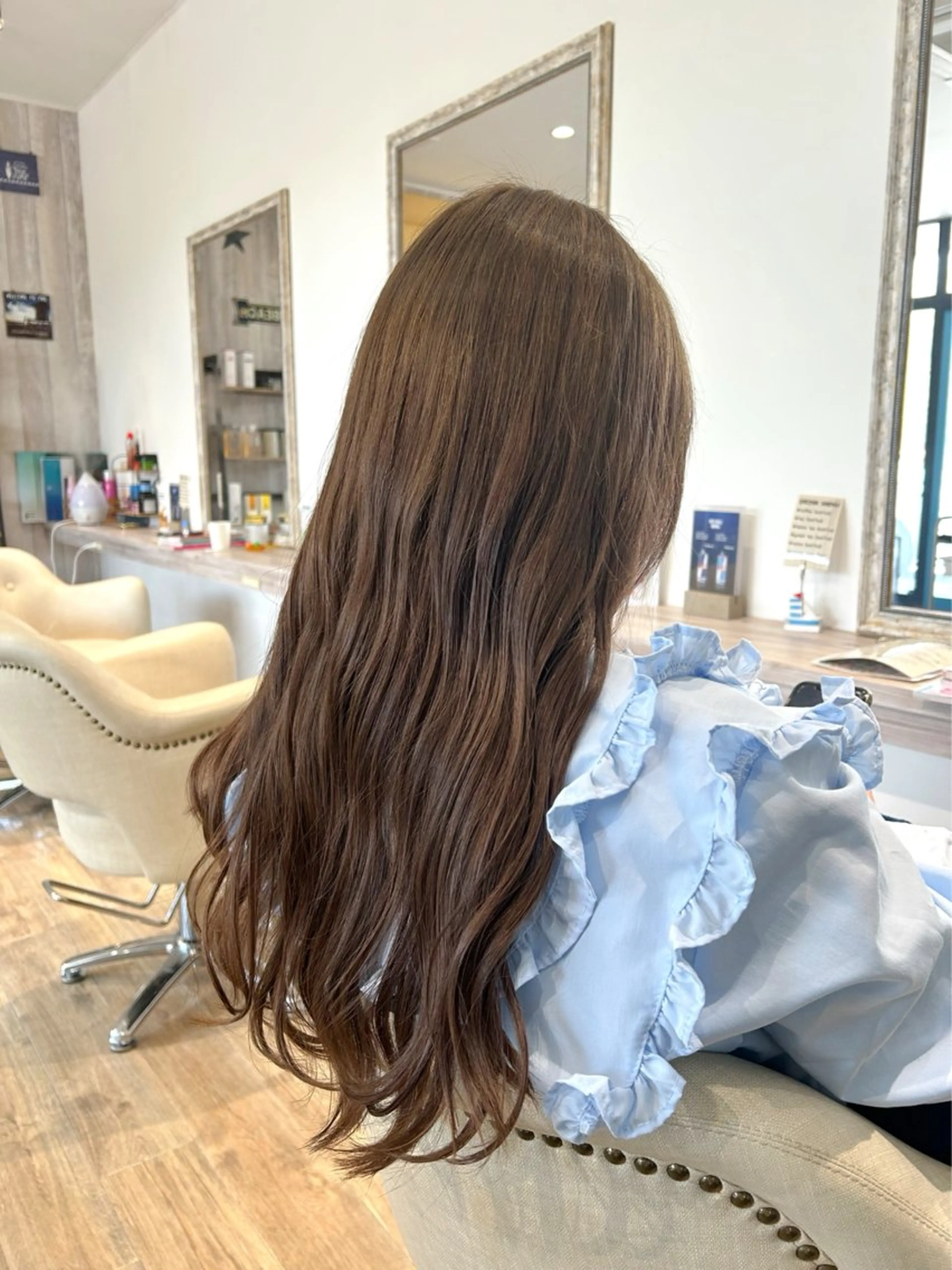 カラー ベージュカラー ブリーチ ミルクティーベージュ 水口 琴絵のヘアスタイル
