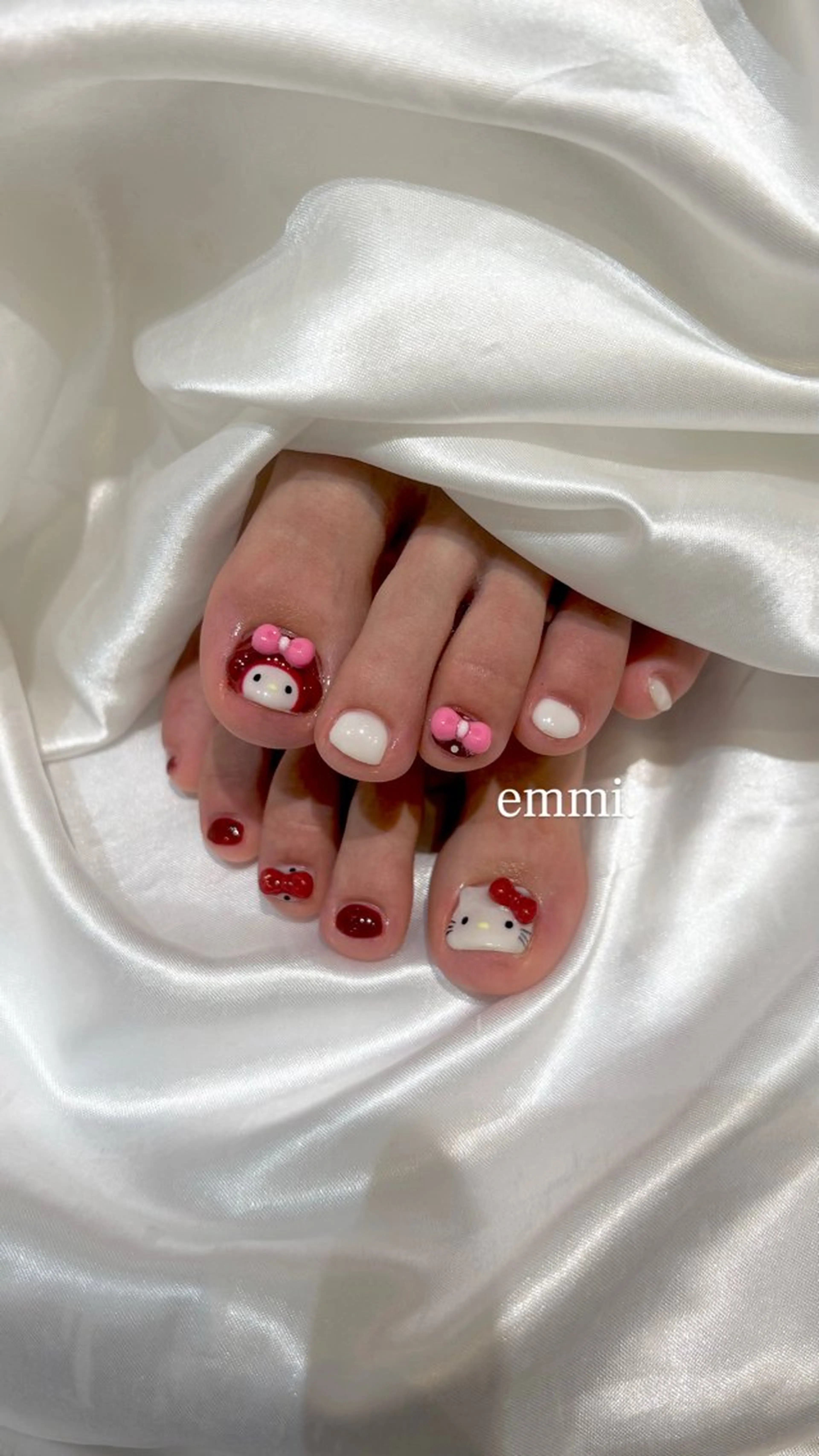 ネイル チークネイル フレンチネイル ガーリー 氷ネイル・うるうるネイル キラキラネイル フットネイル emmi nailのネイルデザイン