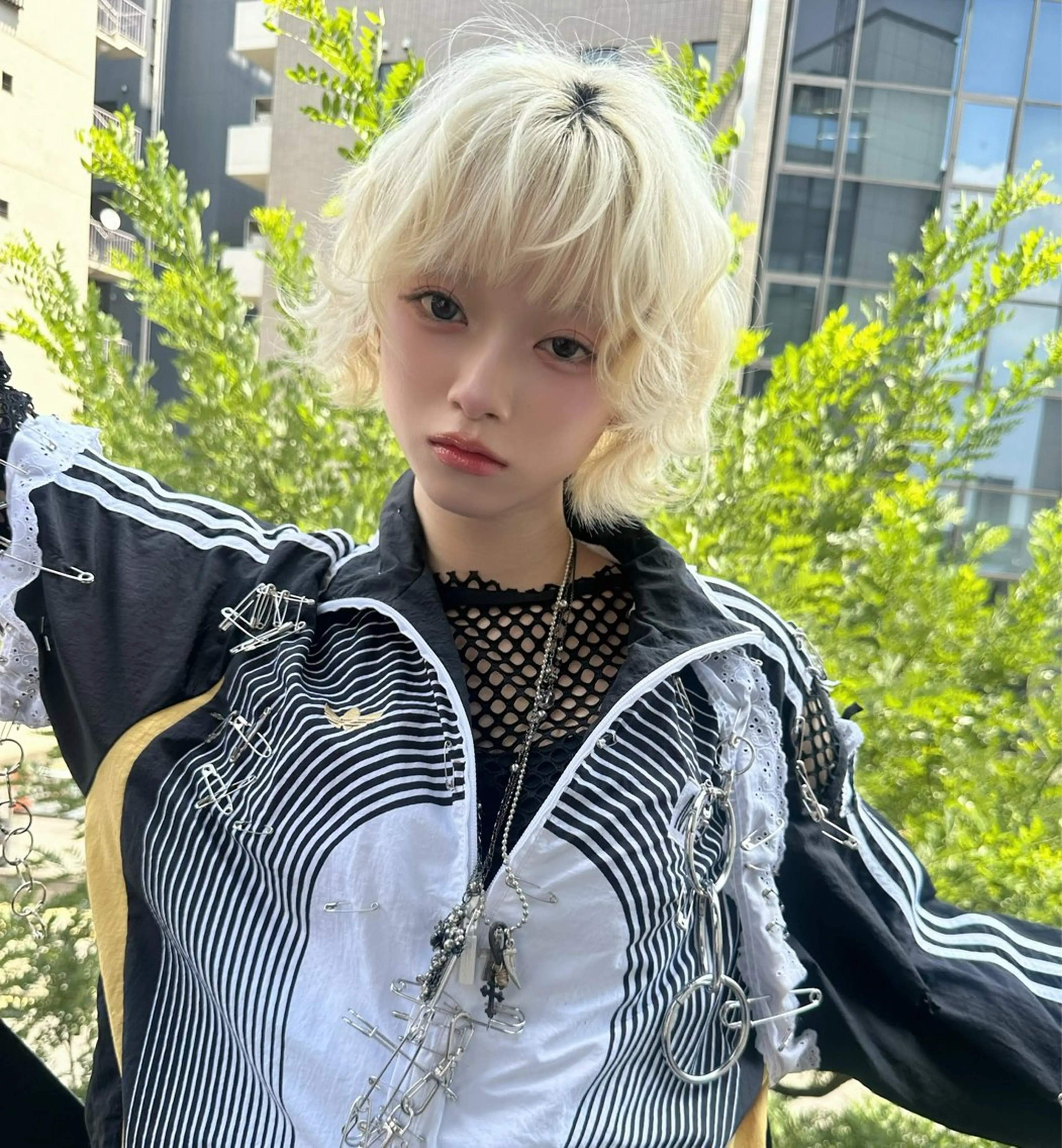 ショート ヘアカラー COCO/ブリーチ エクステ/ハイトーンのヘアスタイル