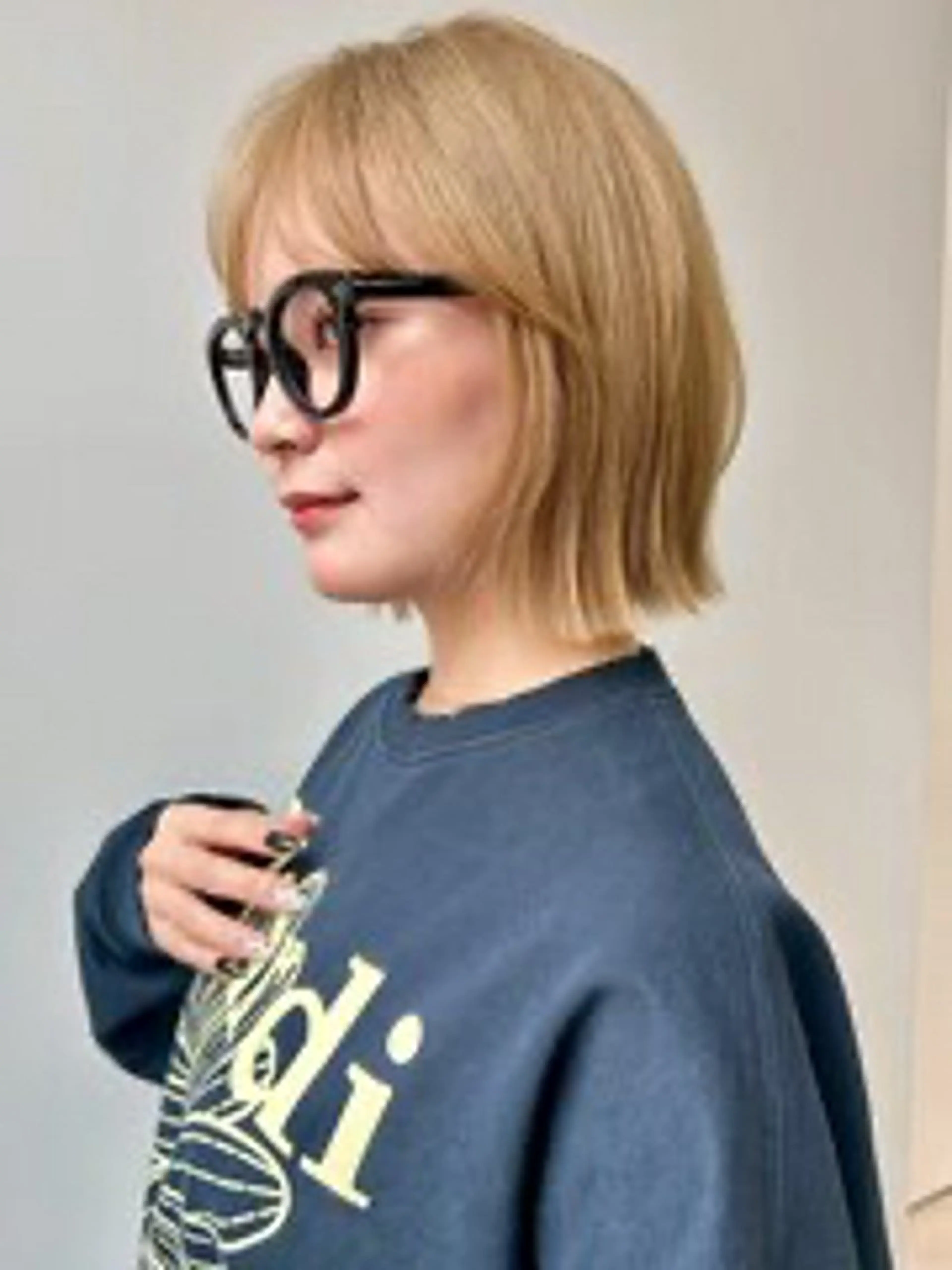 ショート カラー ヘアアレンジ カット ヘアカラー ボブ/透明感ベージュ 🫧クルミ🌟のヘアスタイル