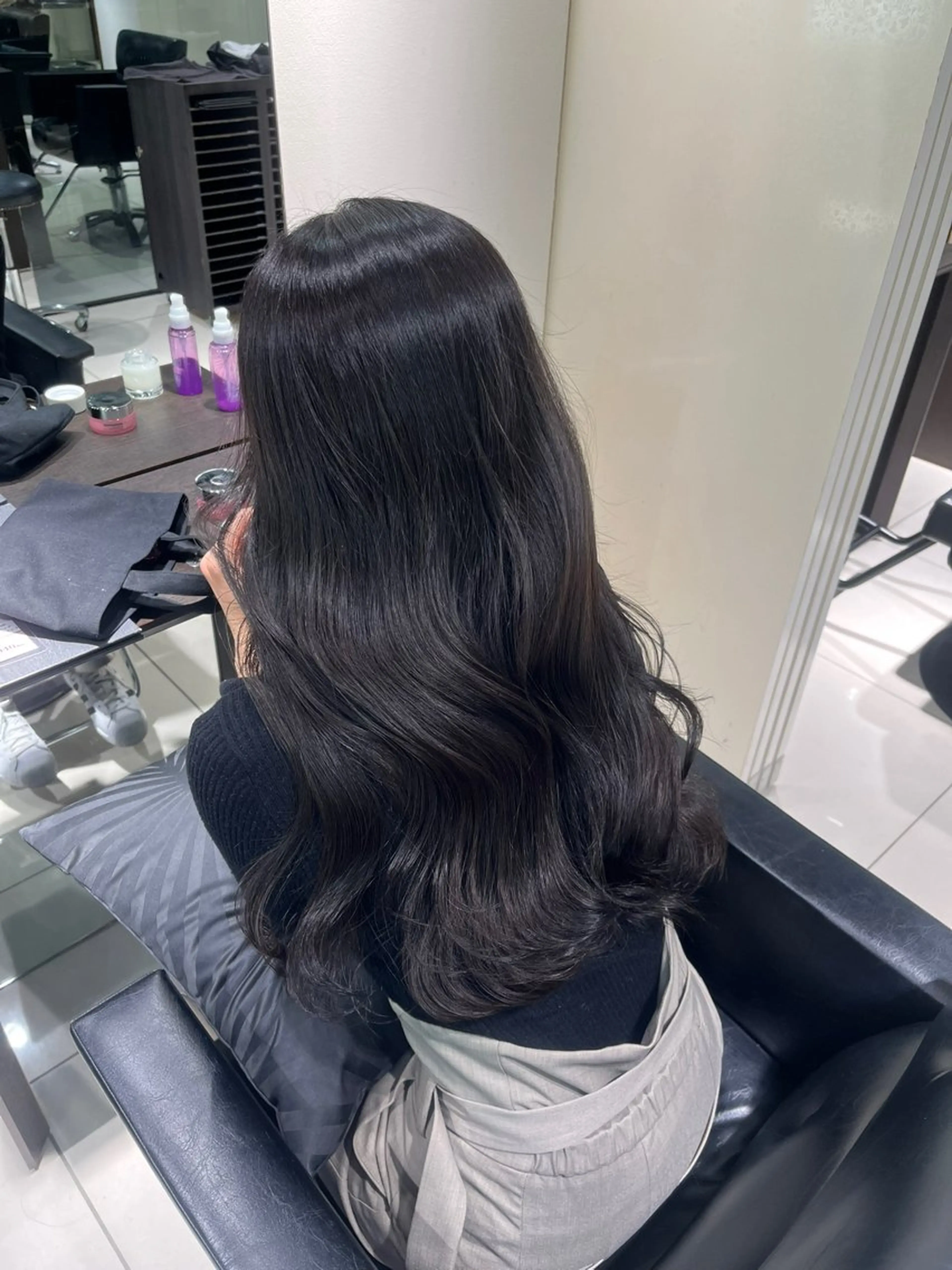 ロング カラー 透明感カラー グレージュ レイヤー×艶髪🤎. 𝜗𝜚hitomiのヘアスタイル