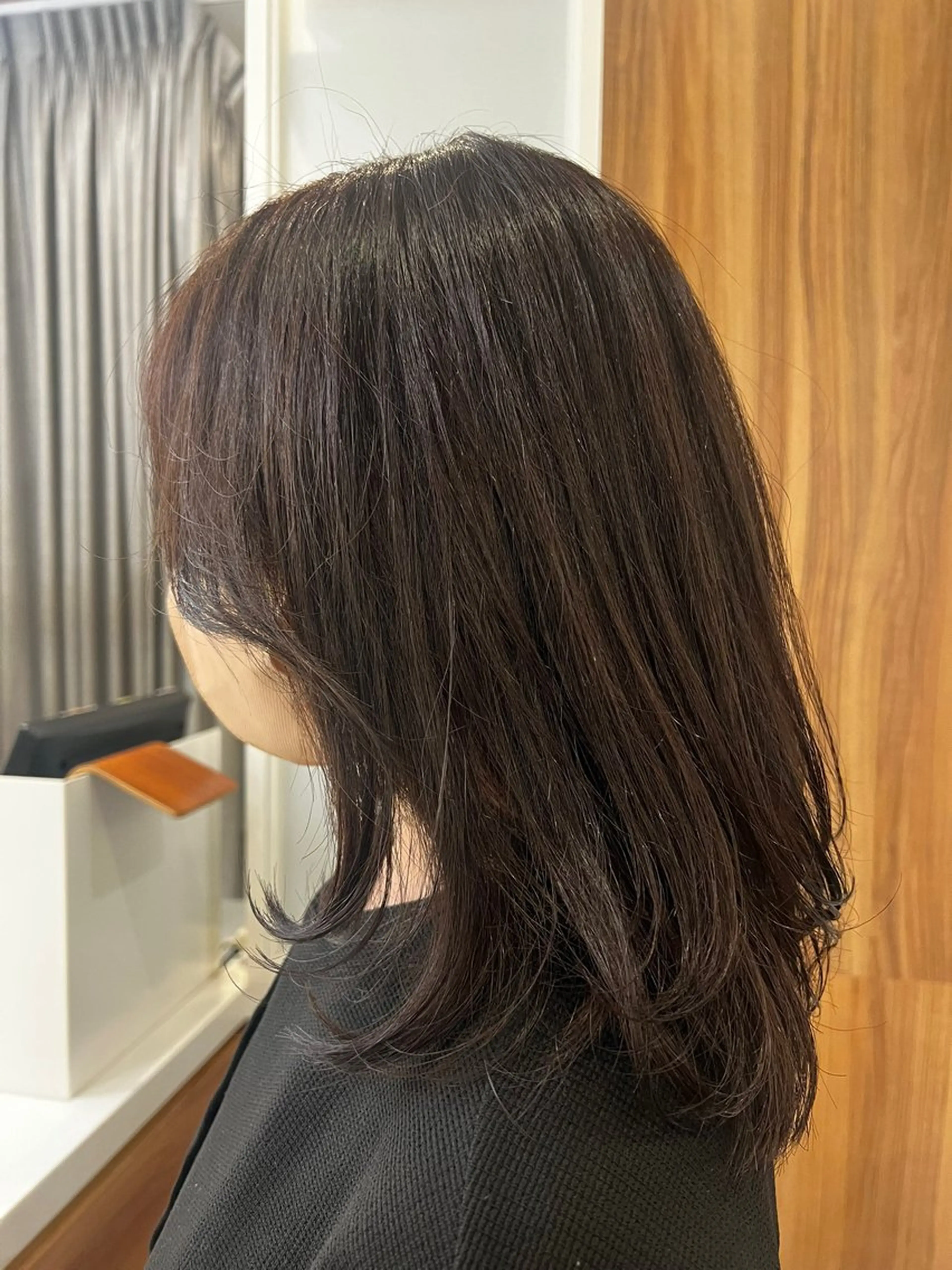 ミディアム カラー コバヤシ ユメのヘアスタイル