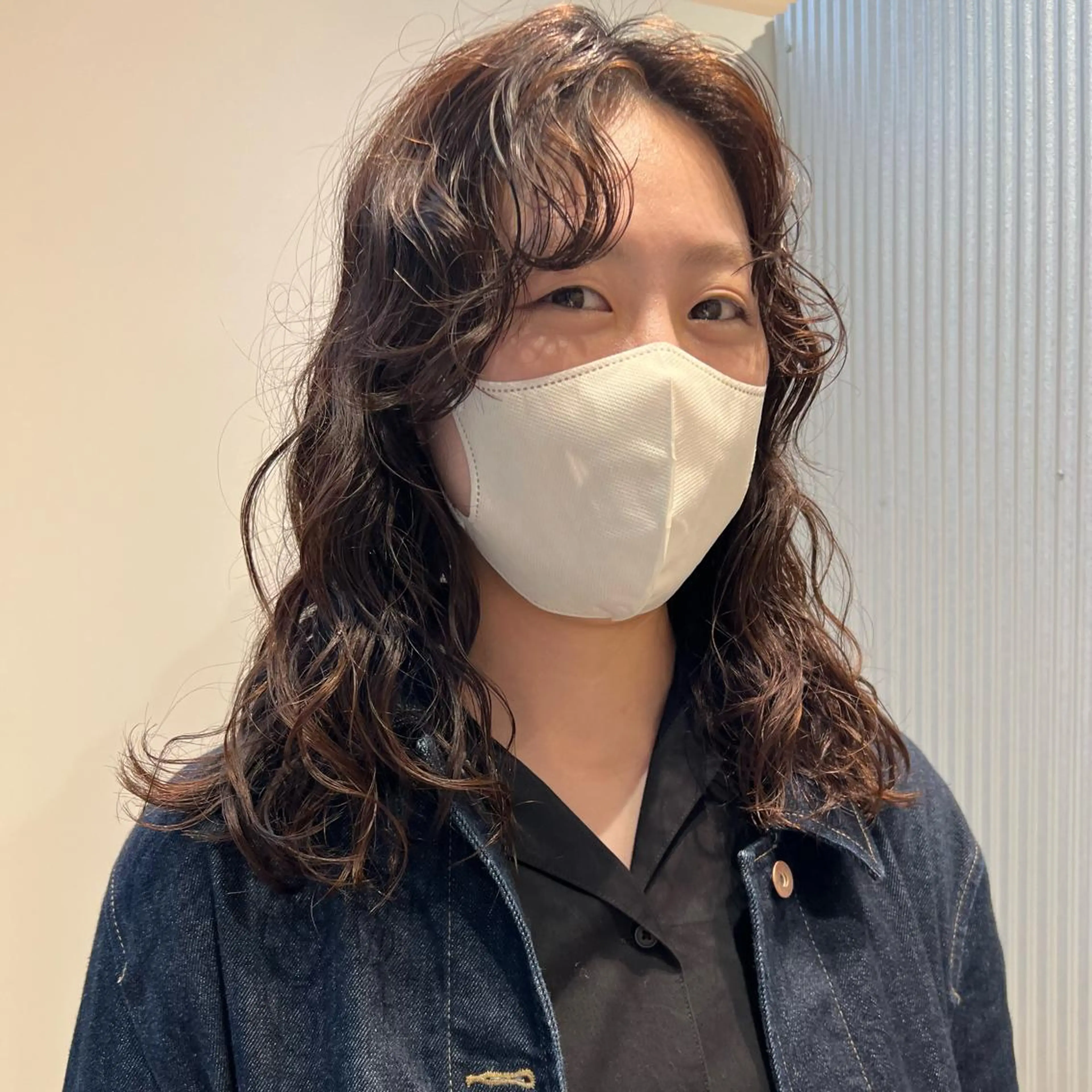 セミロング パーマ セミロングパーマ カット パーマ トリートメント era shioriのヘアスタイル