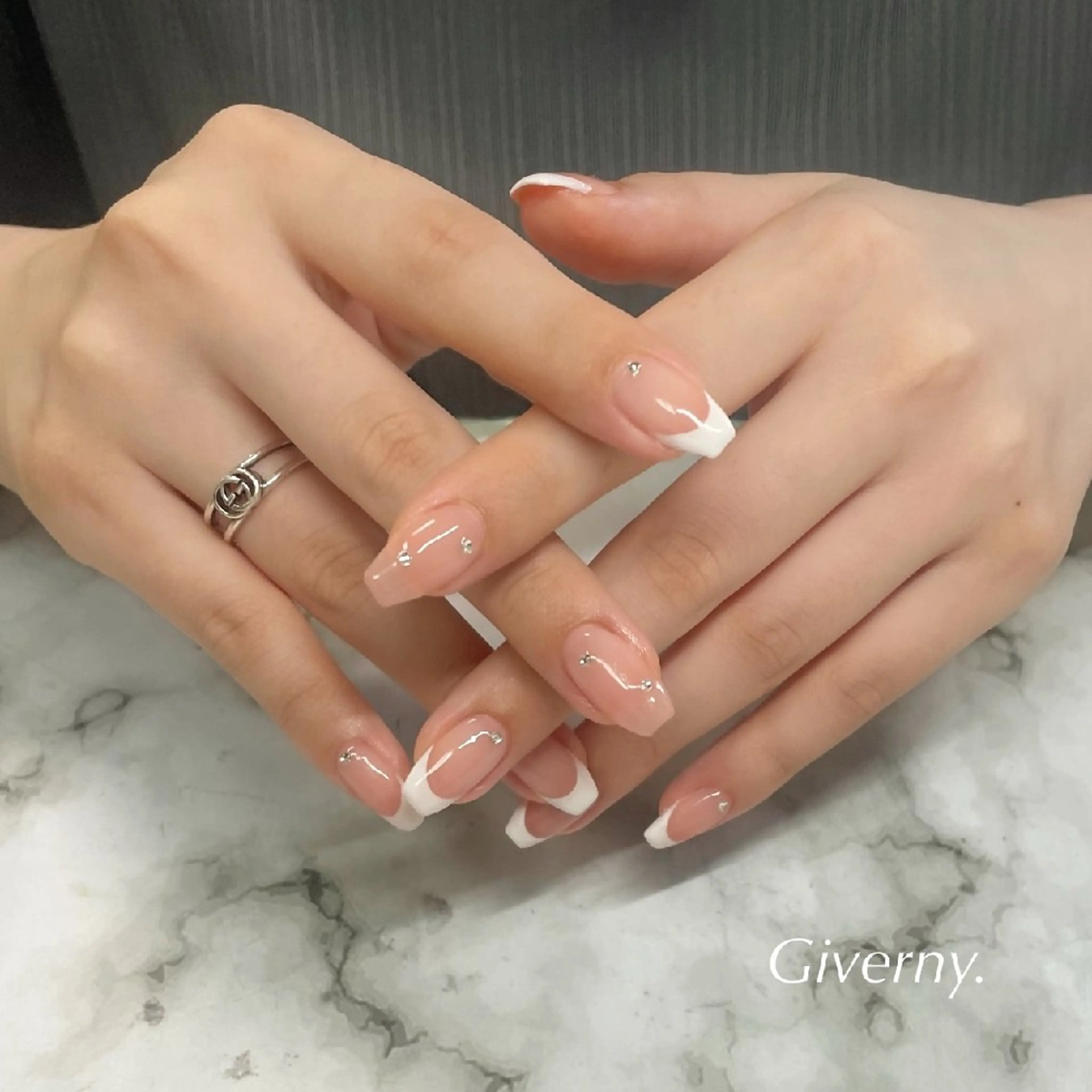 ネイル フレンチネイル オフィスネイル ハンドネイル Giverny .のネイルデザイン