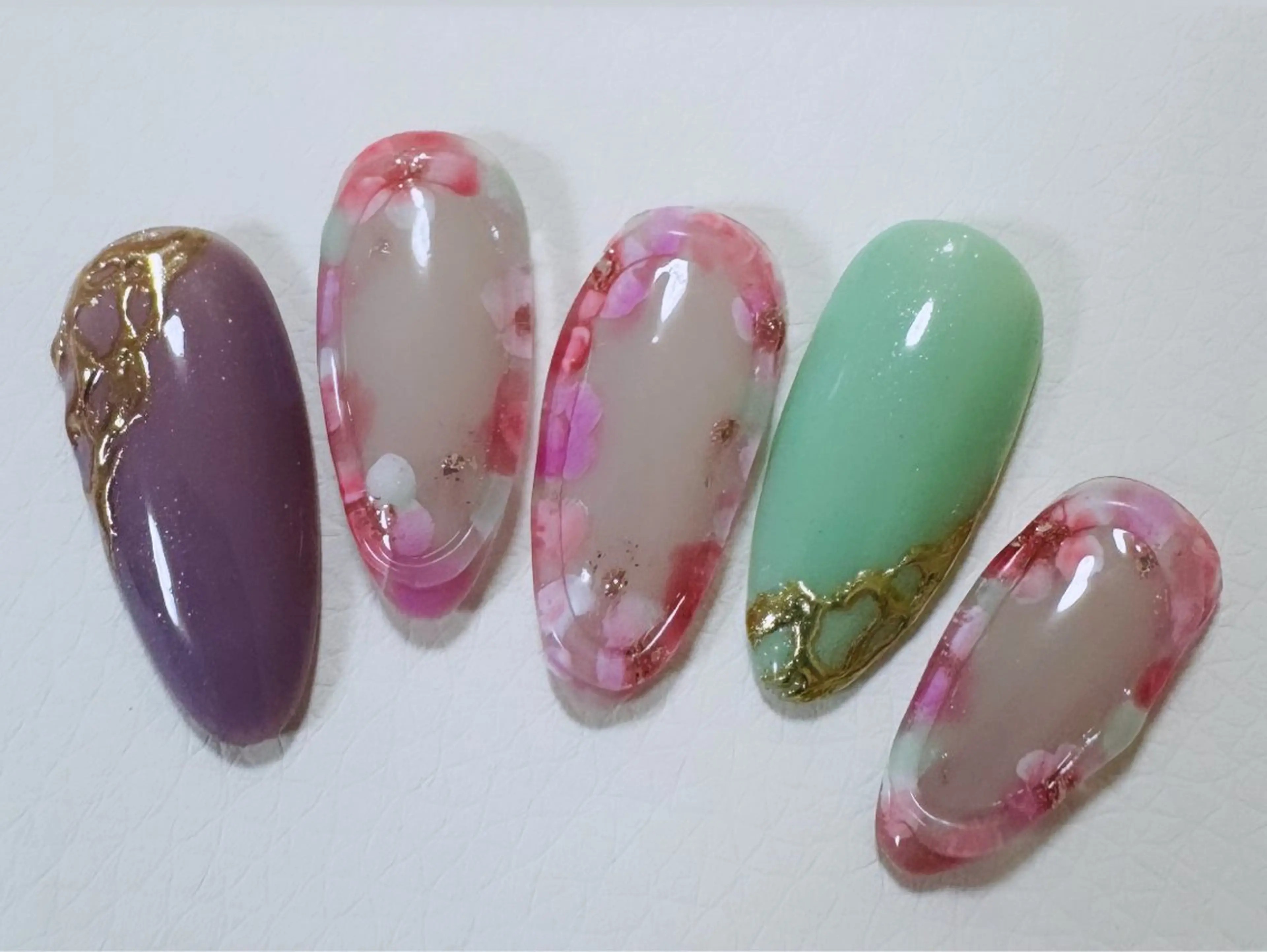 ネイル Moons nail 💅✨のネイルデザイン