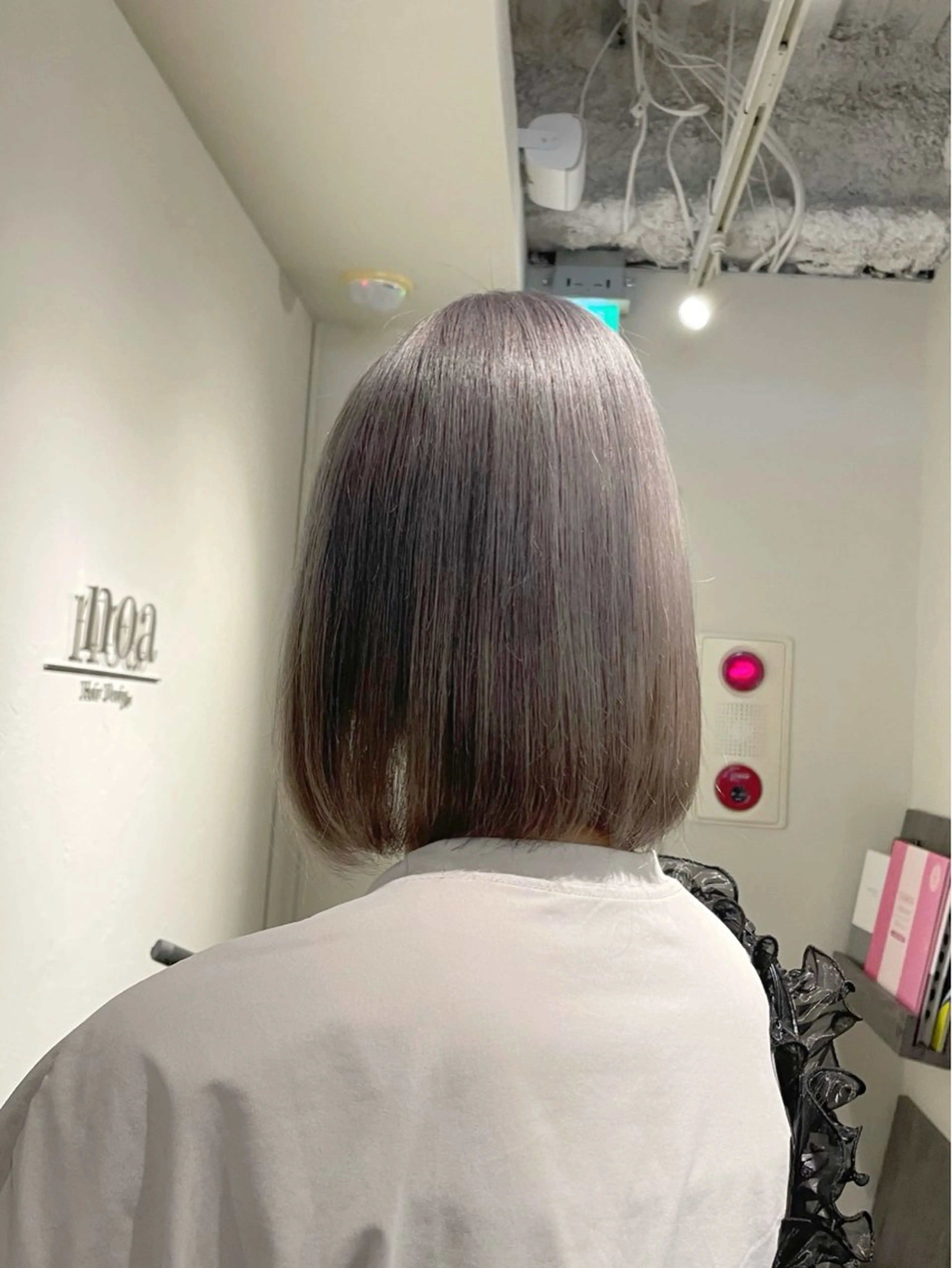 ショート カラー グレージュ ヘアカラー tiel 小山莉々のヘアスタイル