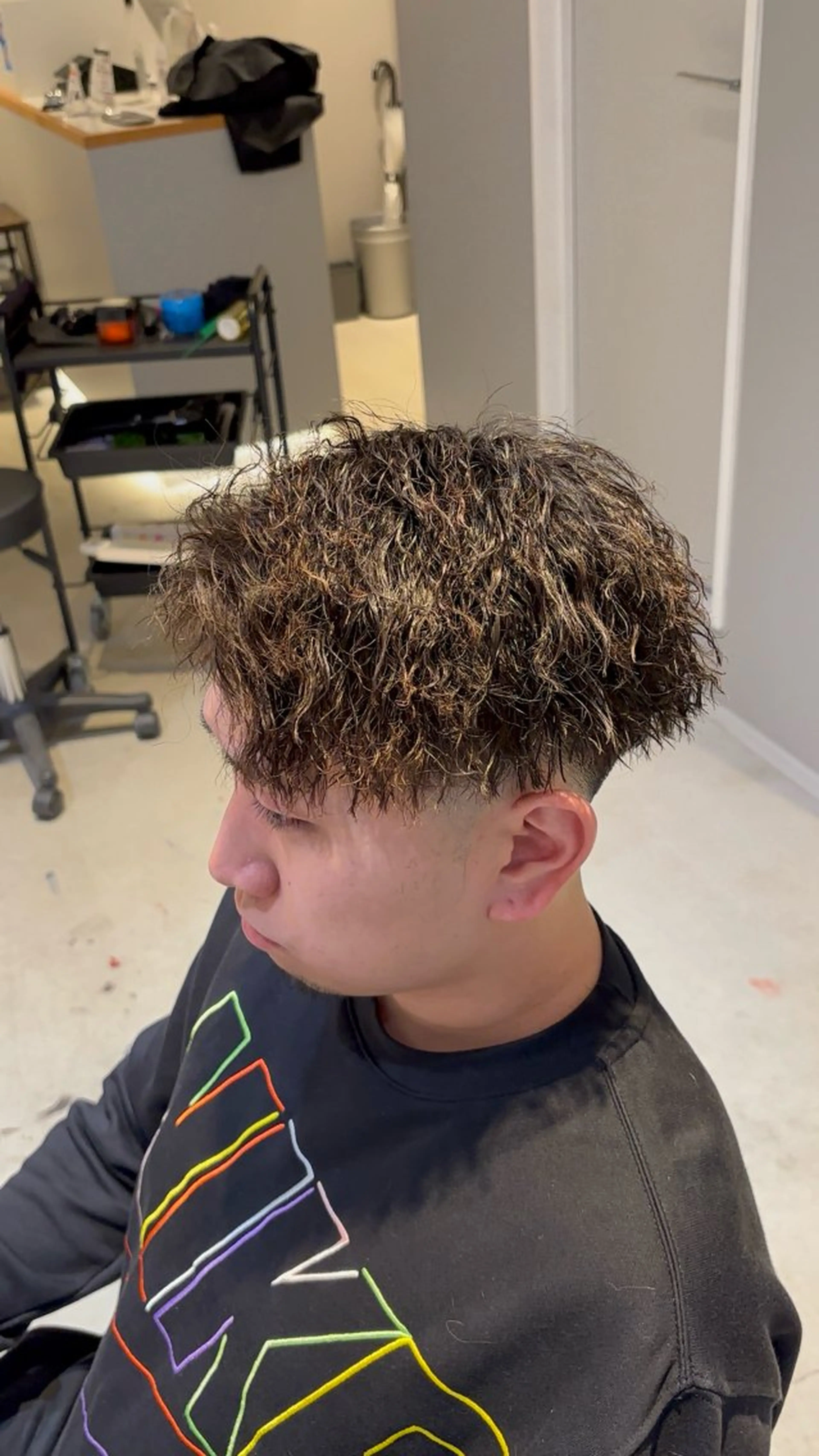 ショート パーマ メンズ フェードカット 山内 優成のヘアスタイル