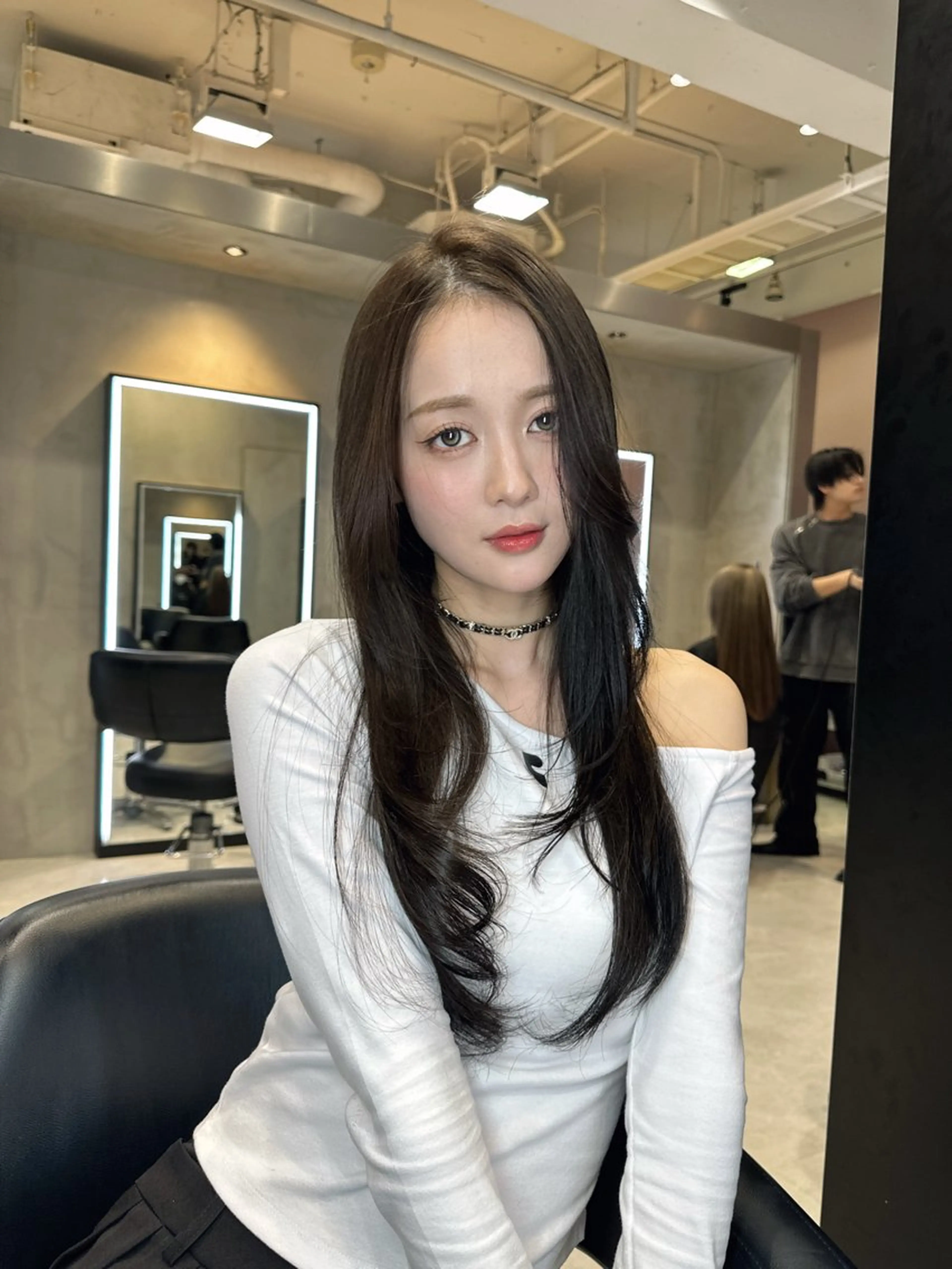 ロング カラー グレージュ オリーブグレージュ オリーブグレー 韓国風ヘア レイヤーカット 🍀美髪クリエイター 味田 雅宏🍀のヘアスタイル