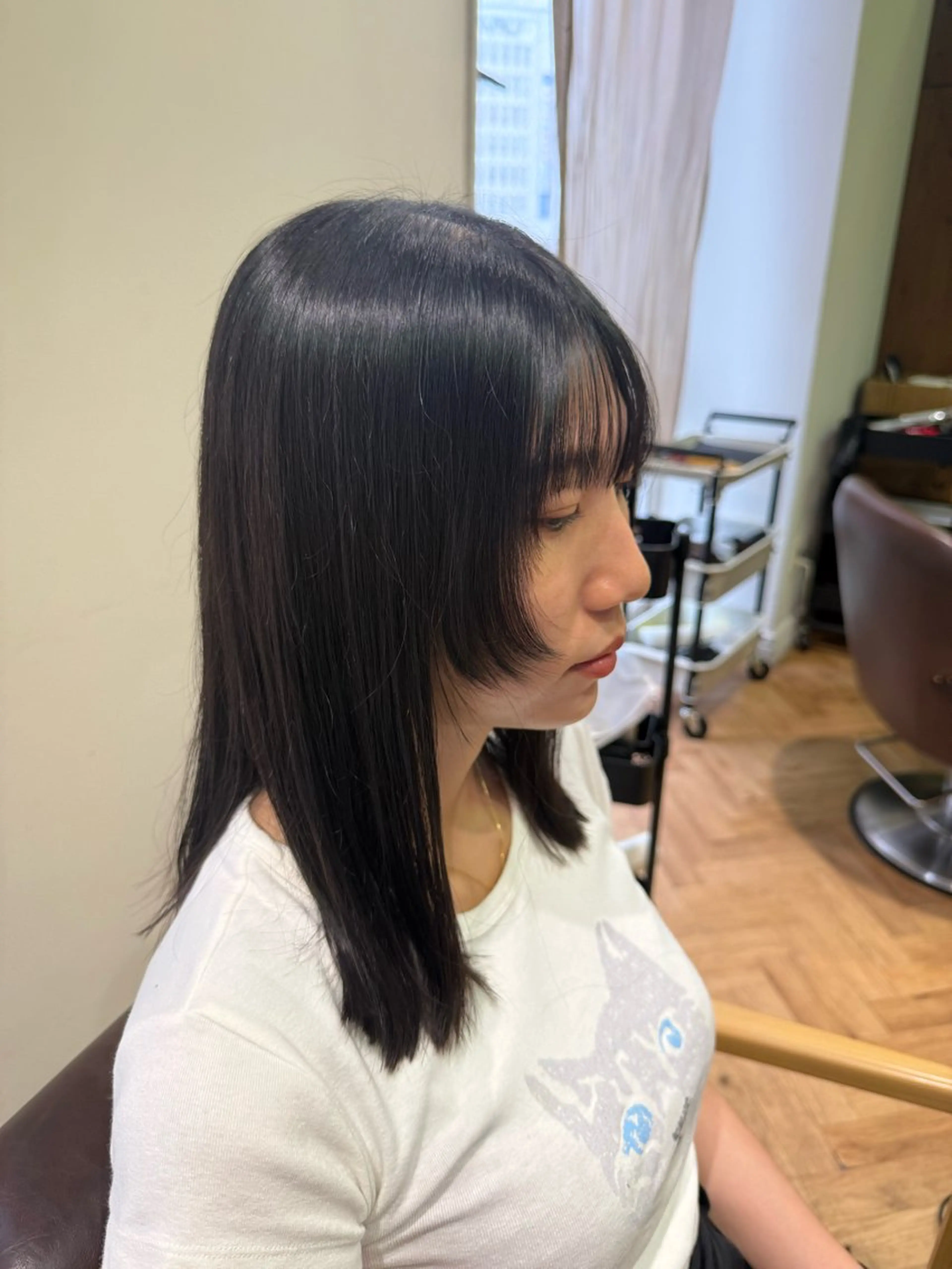 ミディアム 顔まわりレイヤー レイヤーカット 溝口 槙里也のヘアスタイル