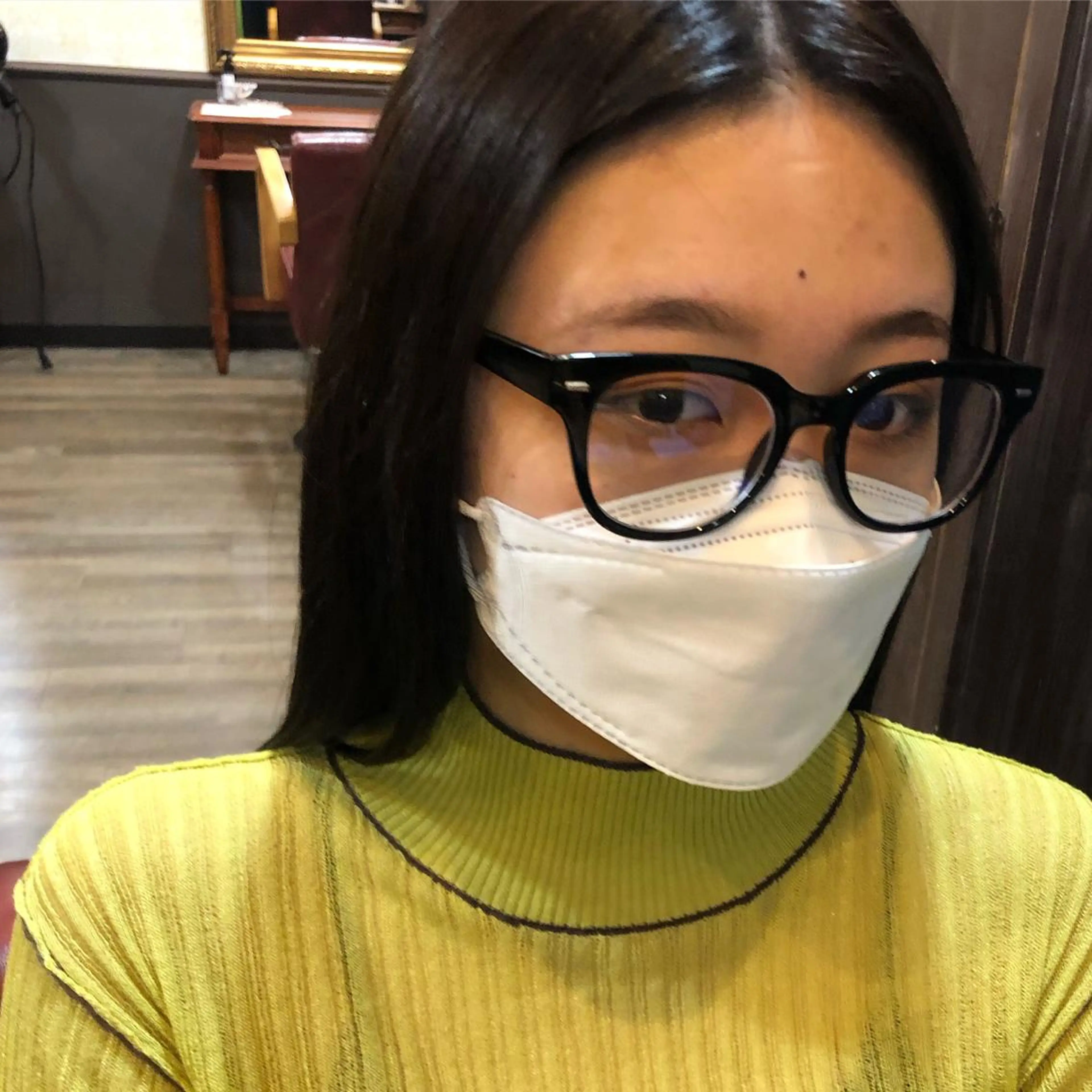 セミロング カラー 黒髪 廣田 優那のヘアスタイル