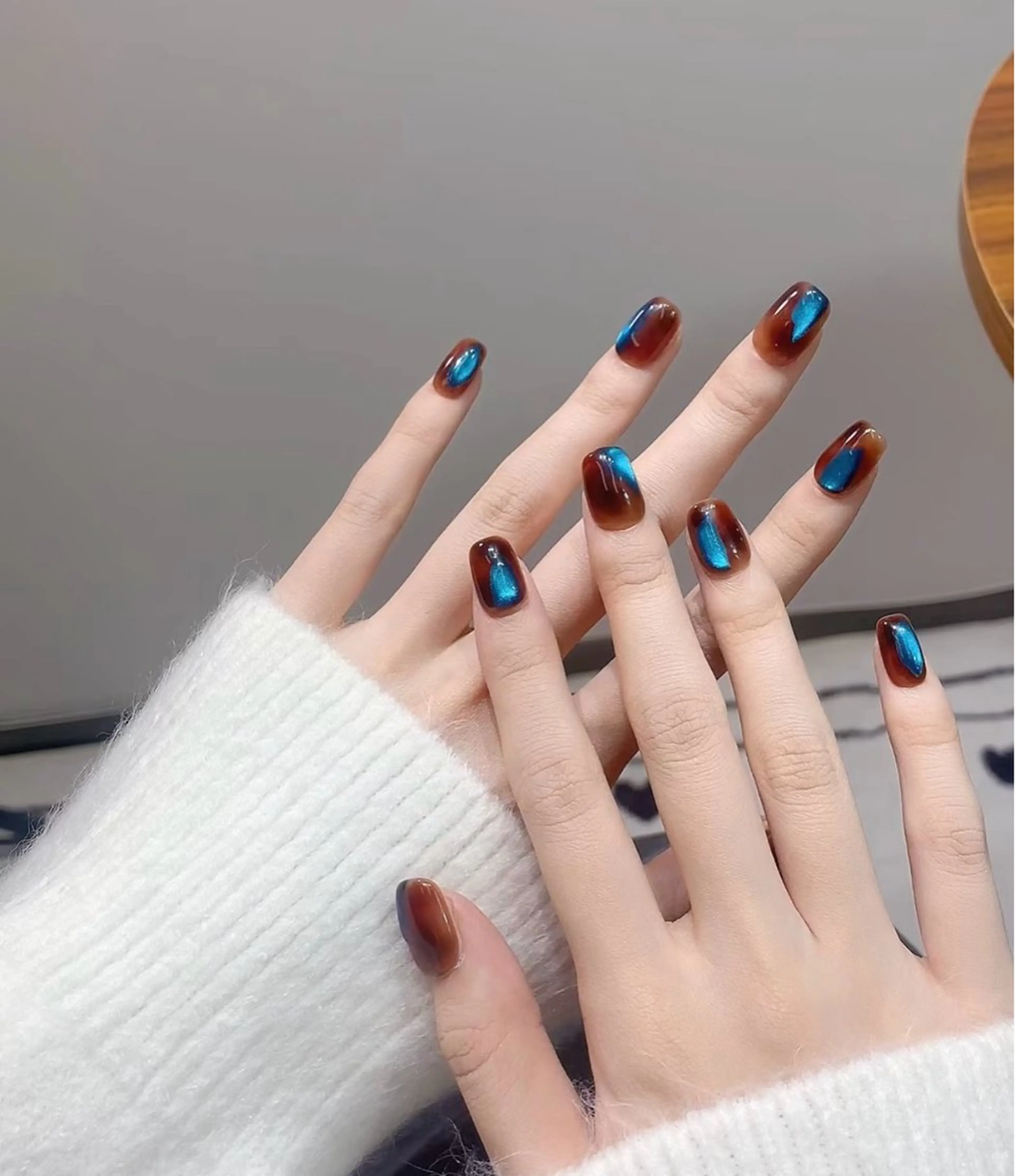 ★秋限定★秋の季節感たっぷり♪人気のべっ甲柄やくすみカラーアートで大人可愛い指先に。の写真