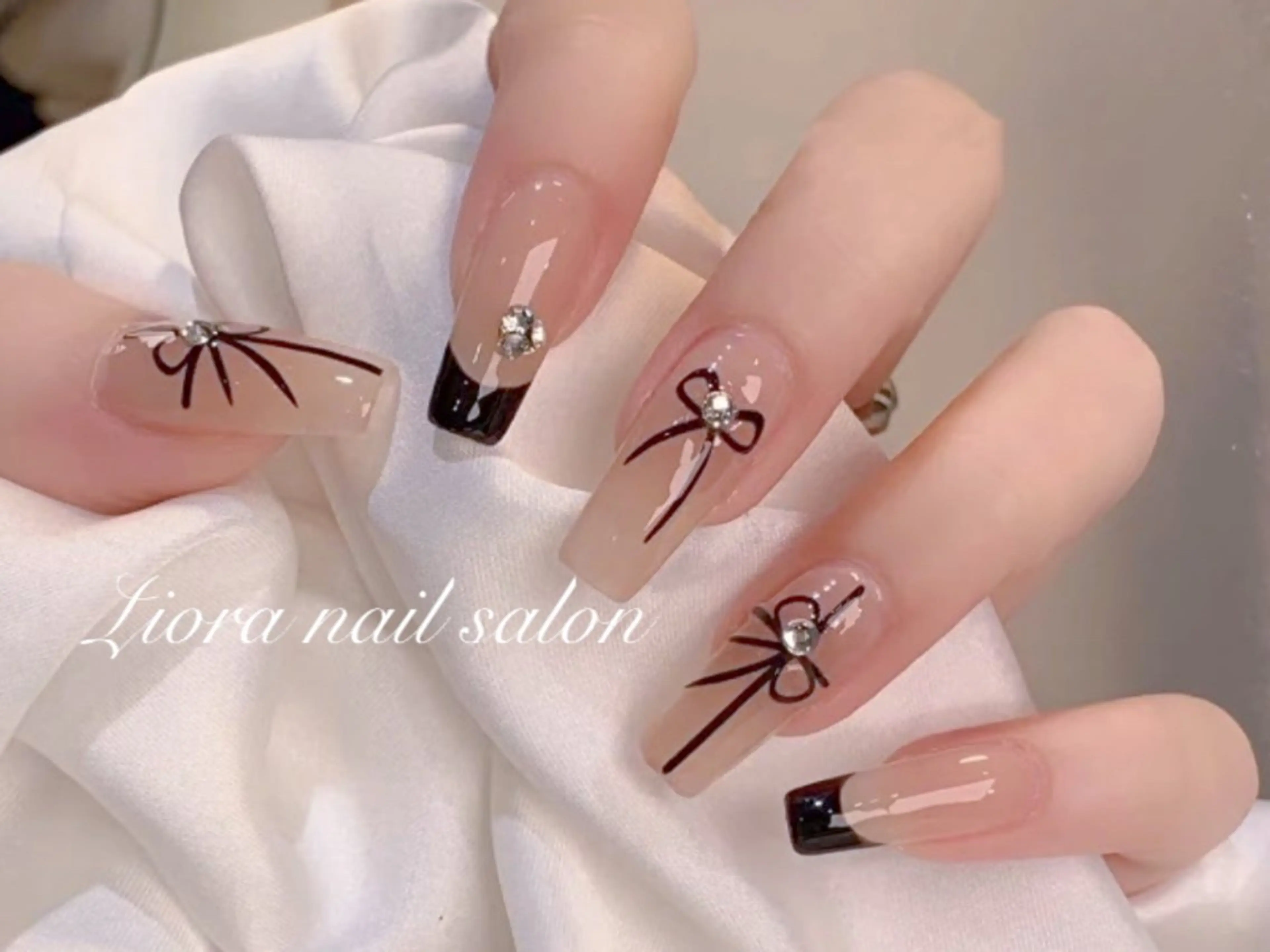 ネイル フレンチネイル ジェルネイル ガーリー グラデーション キラキラネイル ハンドネイル Liora nail スカルプ専門店のネイルデザイン