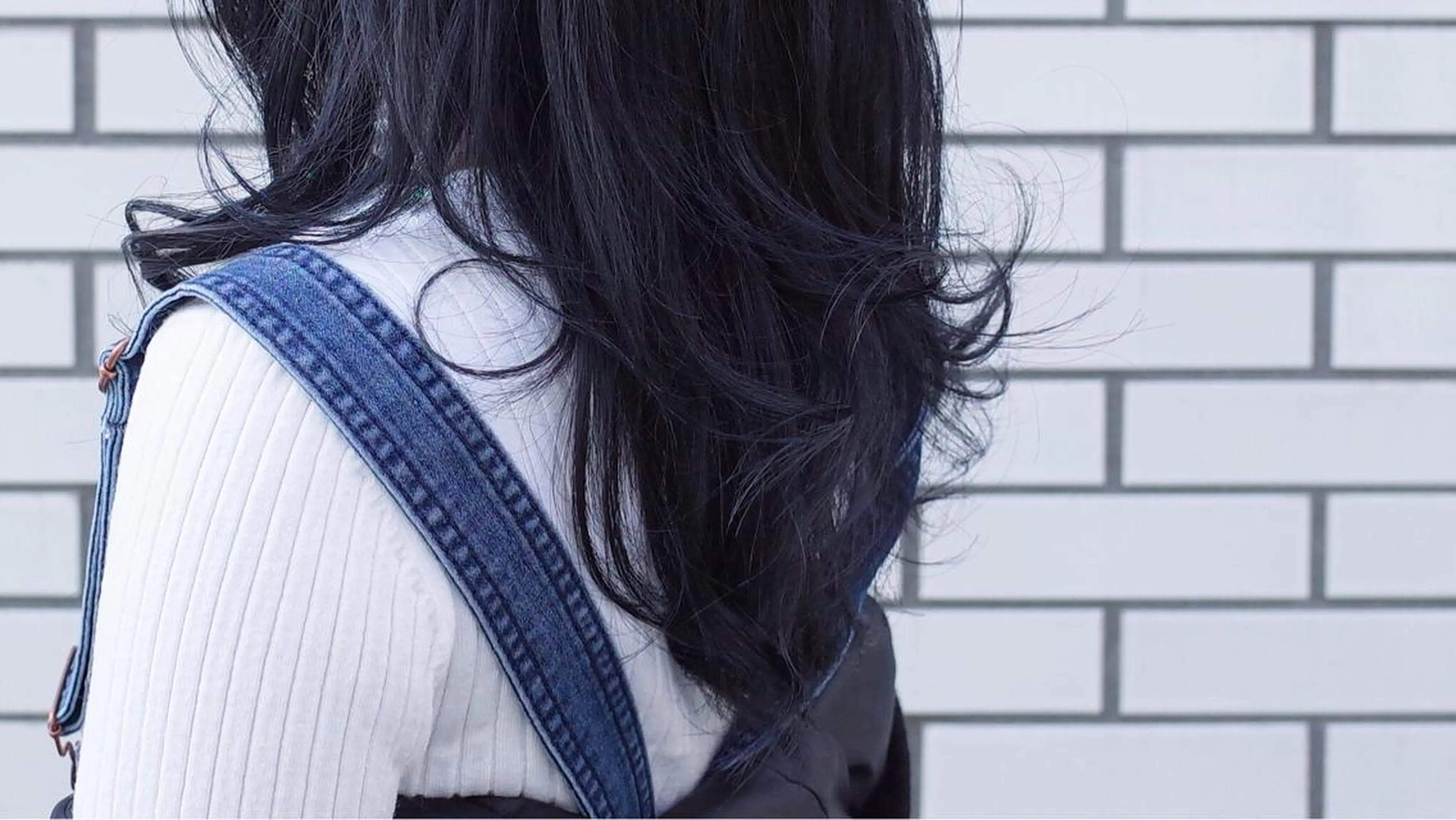 セミロング カラー ブルーカラー 当日予約🆗✂︎ ウエモト　タクのヘアスタイル