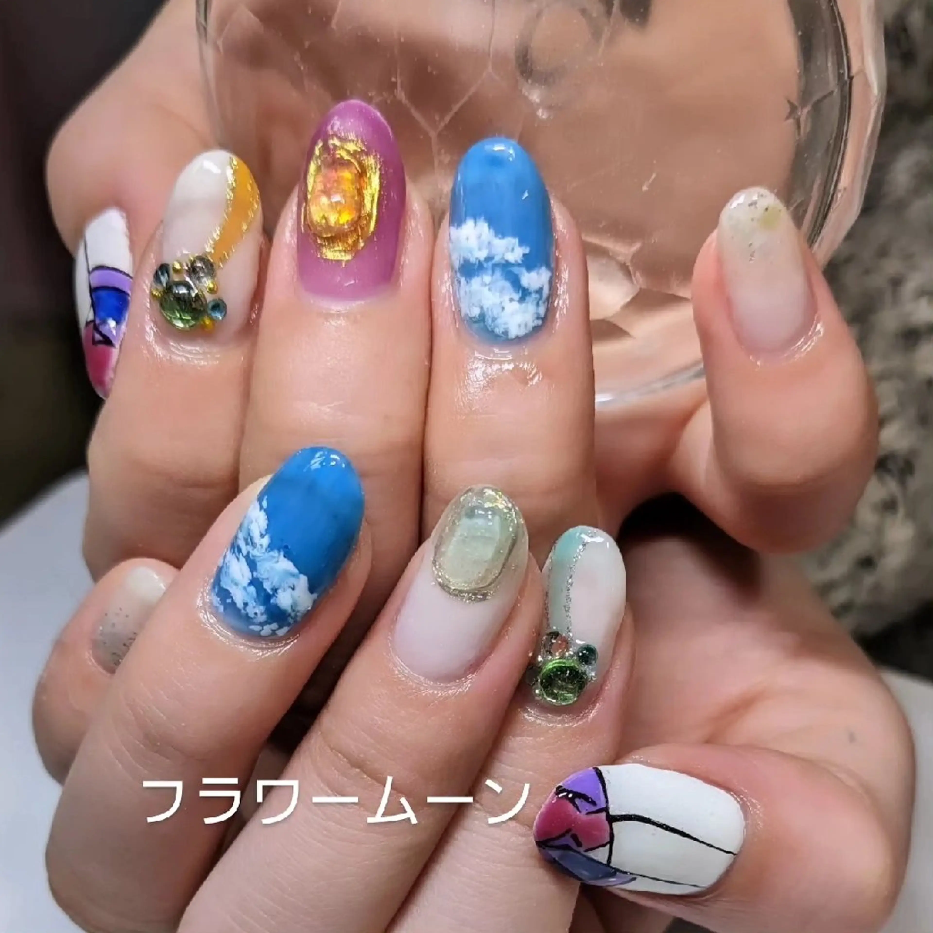 ネイル フラワー ムーンのネイルデザイン