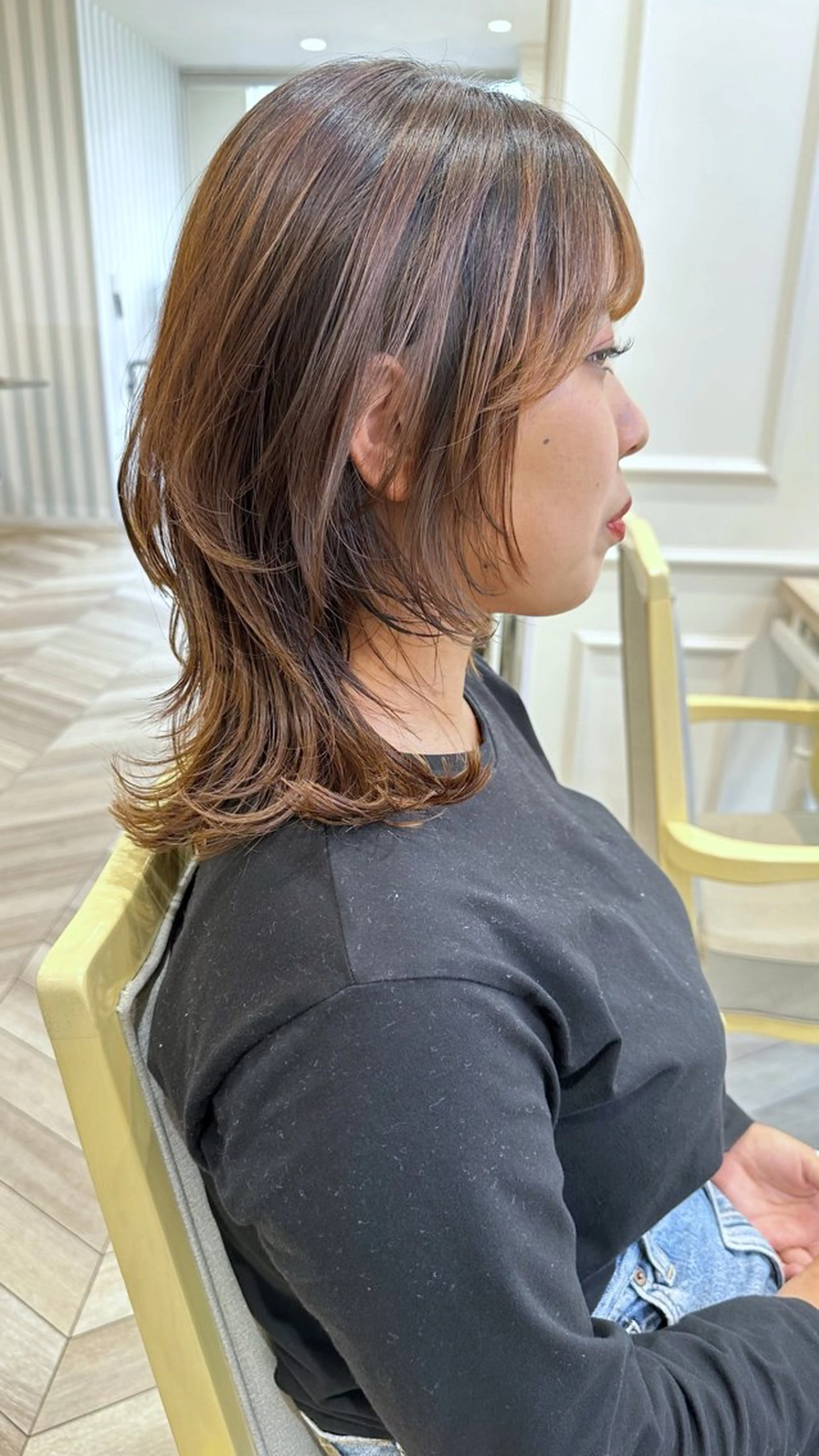 ミディアム レイヤーカット ウルフカット ウルフレイヤー カット トリートメント 小顔レイヤー/ ベージュ🤍Rieのヘアスタイル