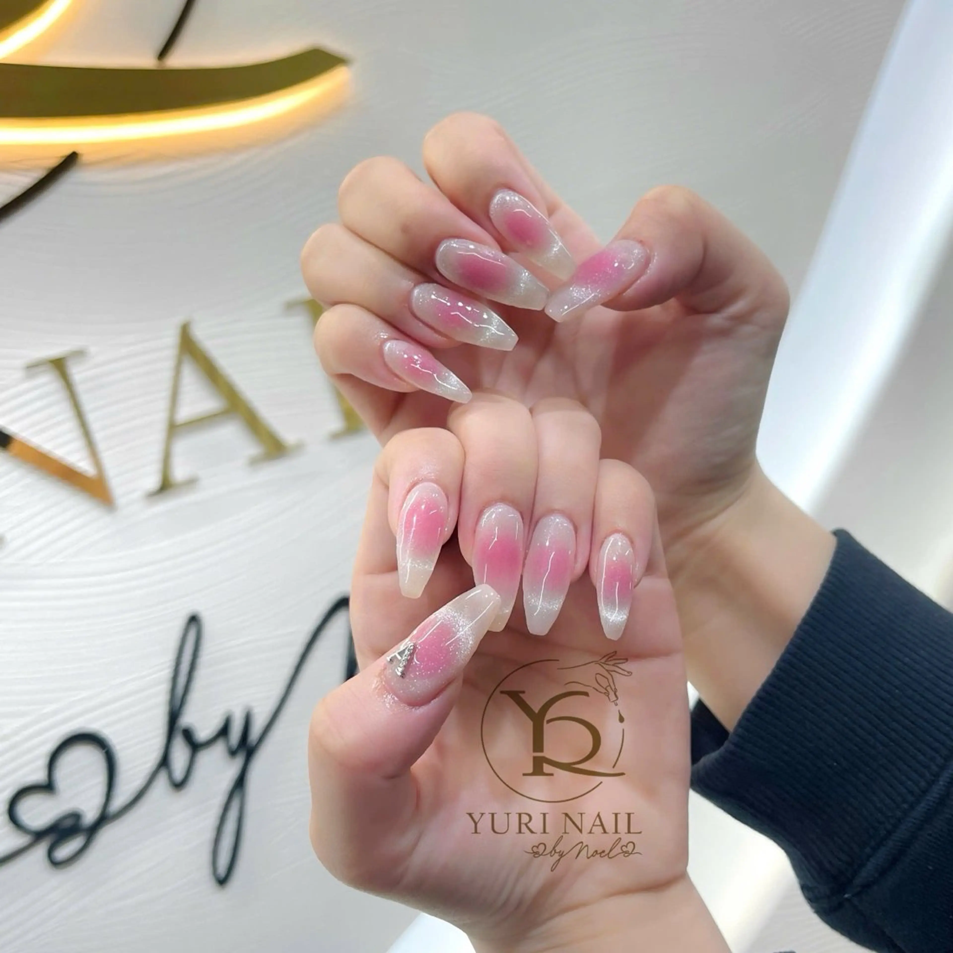 ネイル チークネイル フットネイル フレンチネイル 韓国ネイル 水色 ハンドネイル フットネイル ハンドケア YURI Nail NARITAのネイルデザイン