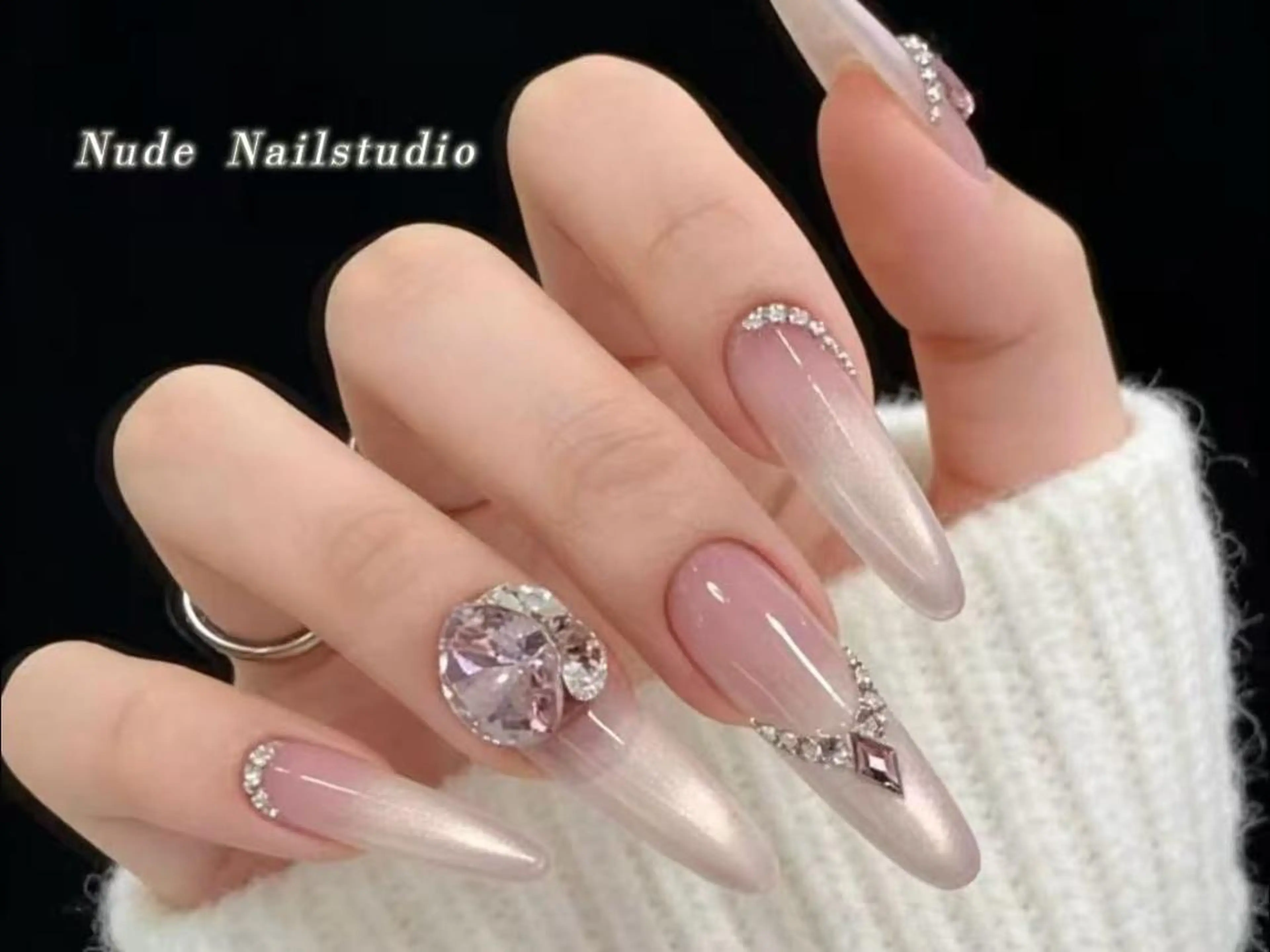 ネイル チークネイル フットネイル フレンチネイル ジェルネイル ガラスフレンチ ヌドネイルスタジオ もものネイルデザイン