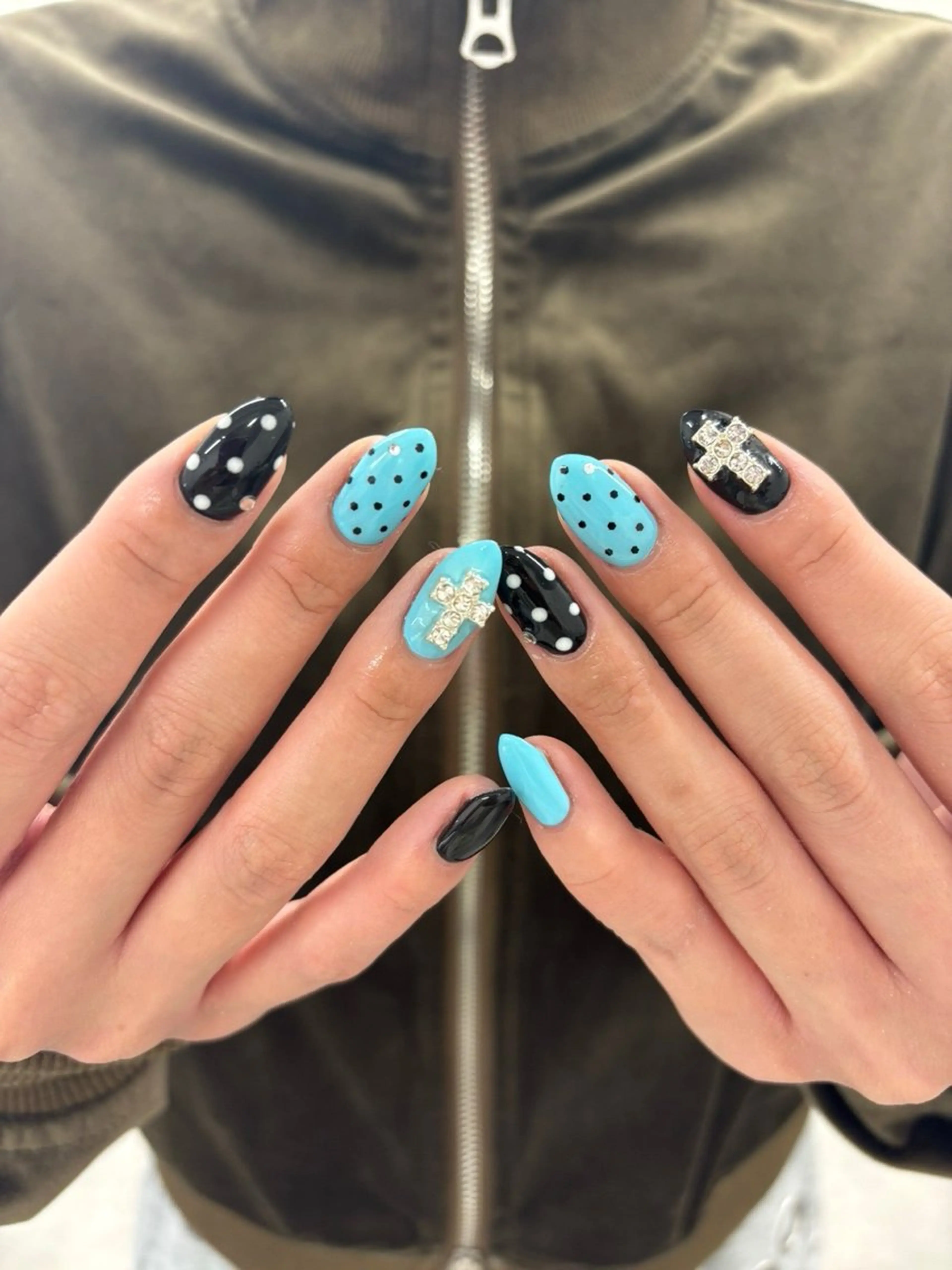 ネイル ハンドネイル yuria 🎀海外ネイル🌺のネイルデザイン