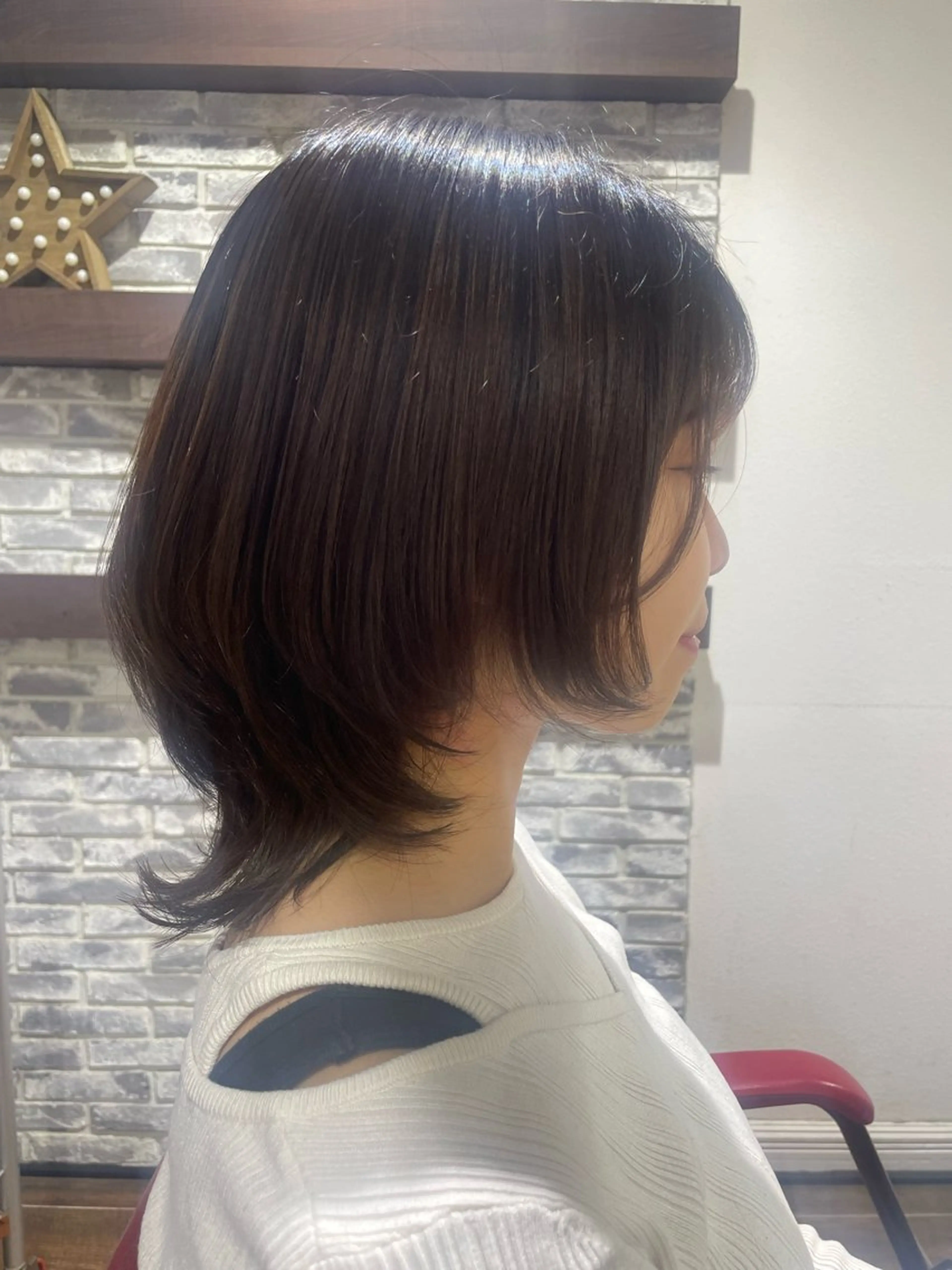 ミディアム 兼松 美香のヘアスタイル