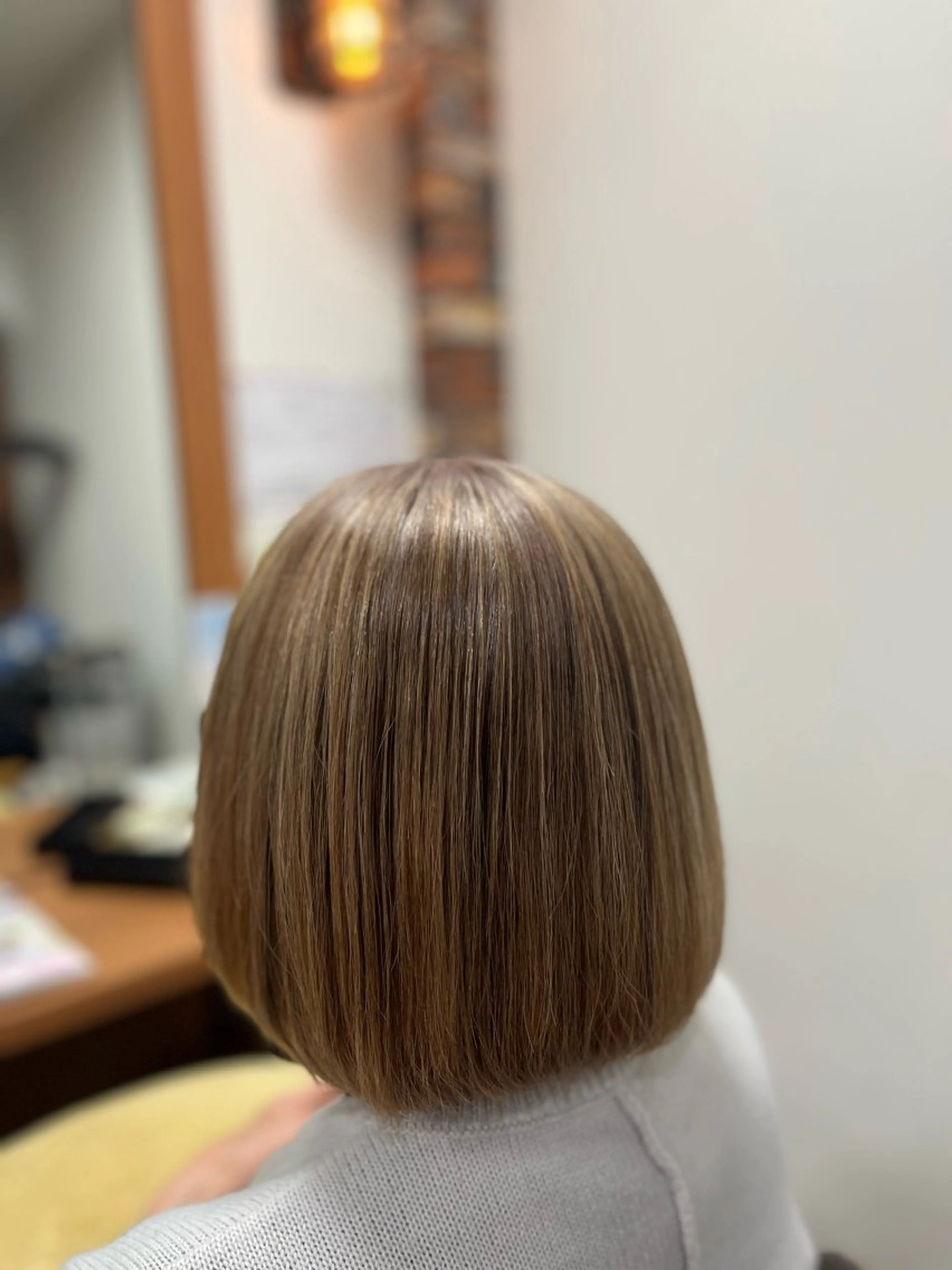 ミディアム カラー 佐々木 美希のヘアスタイル